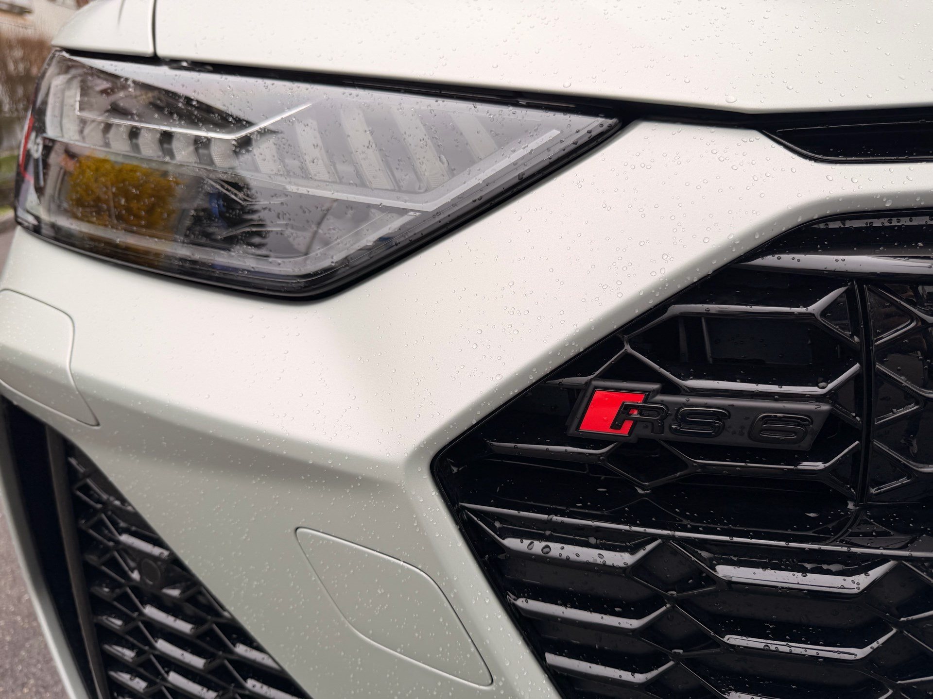 AUDI RS6 AVANT 4.0 TFSI QUATTRO PERFORMANCE *** UNIKAT IN WEISS MATT & KERAMIK BREMSEN ***-image-7