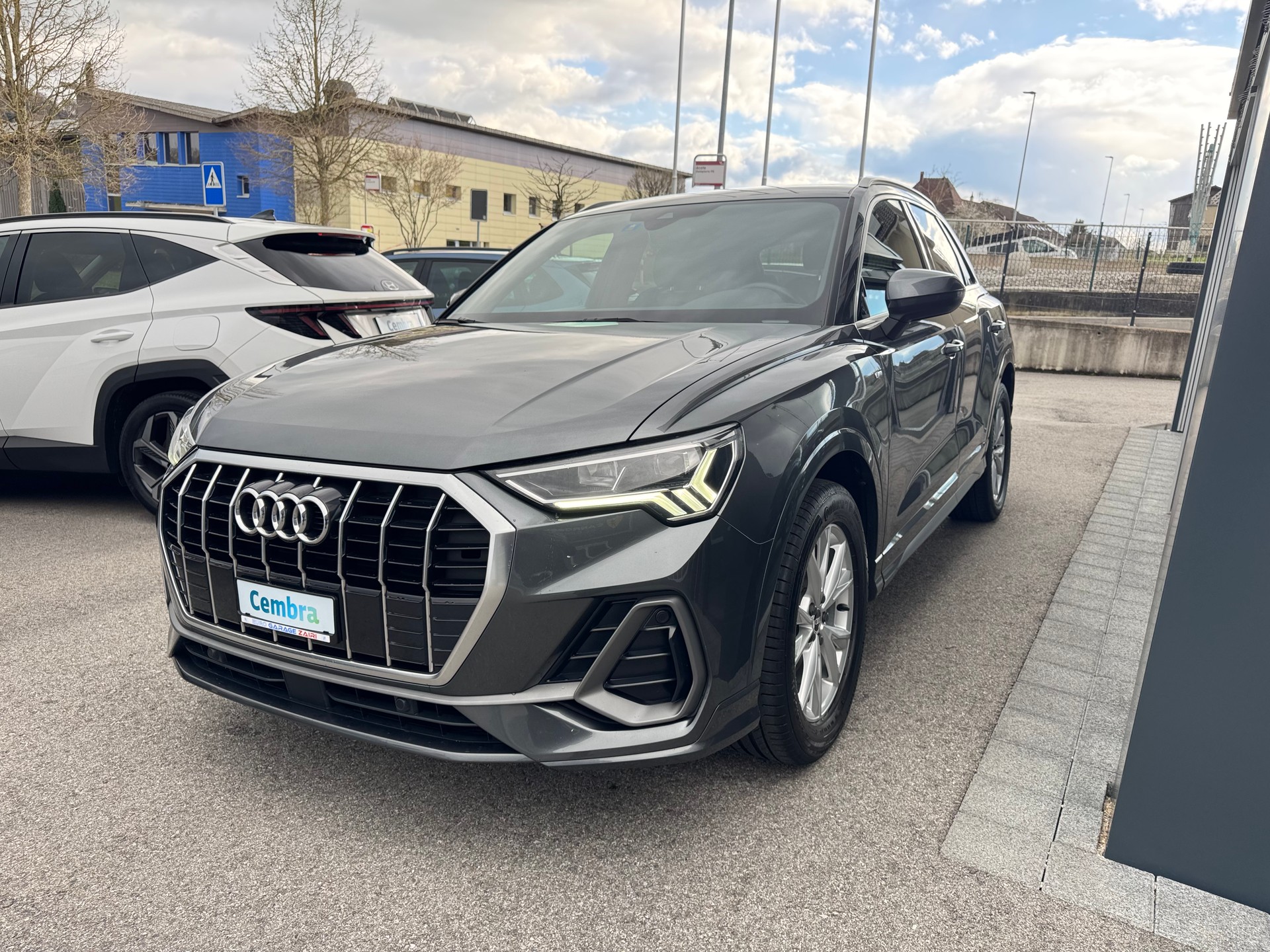 AUDI Q3 35 TFSI S line Attraction S-tronic-image-6