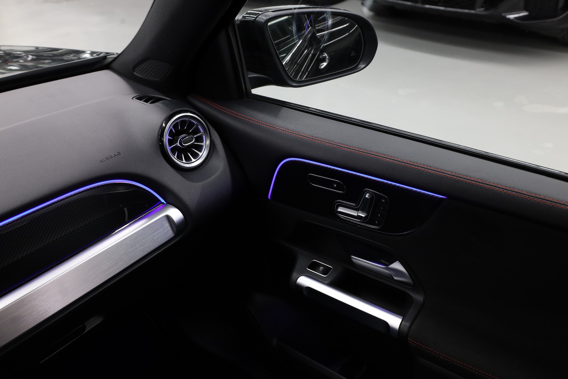 MERCEDES-BENZ GLB 35 AMG 4matic-image-20