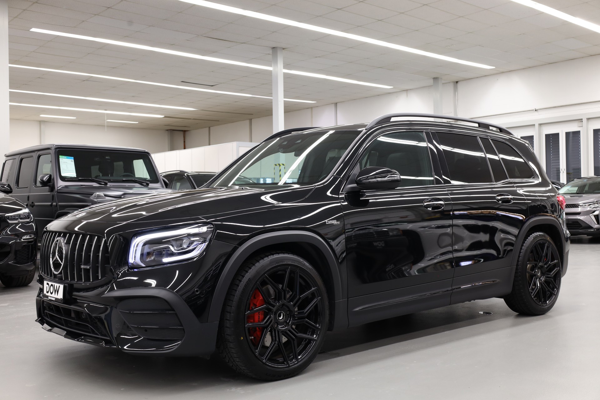 MERCEDES-BENZ GLB 35 AMG 4matic-showroom-element-2