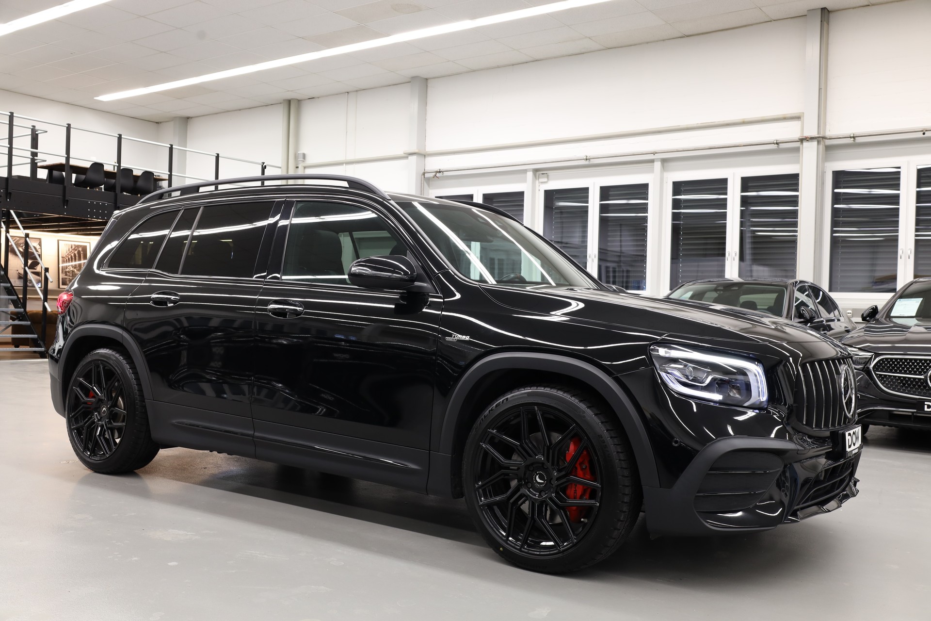 MERCEDES-BENZ GLB 35 AMG 4matic-showroom-element-1