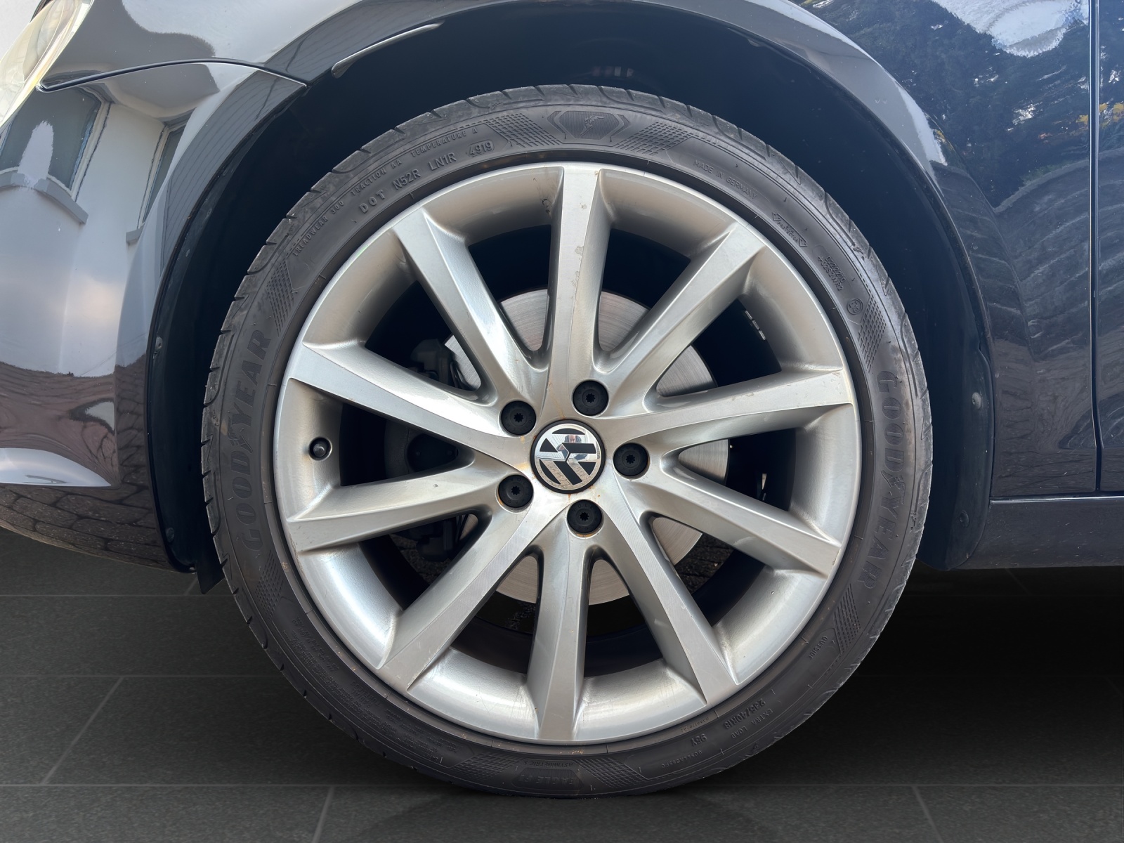 VW Eos 2.0 FSI Turbo mit Leder & Winterräder-image-10