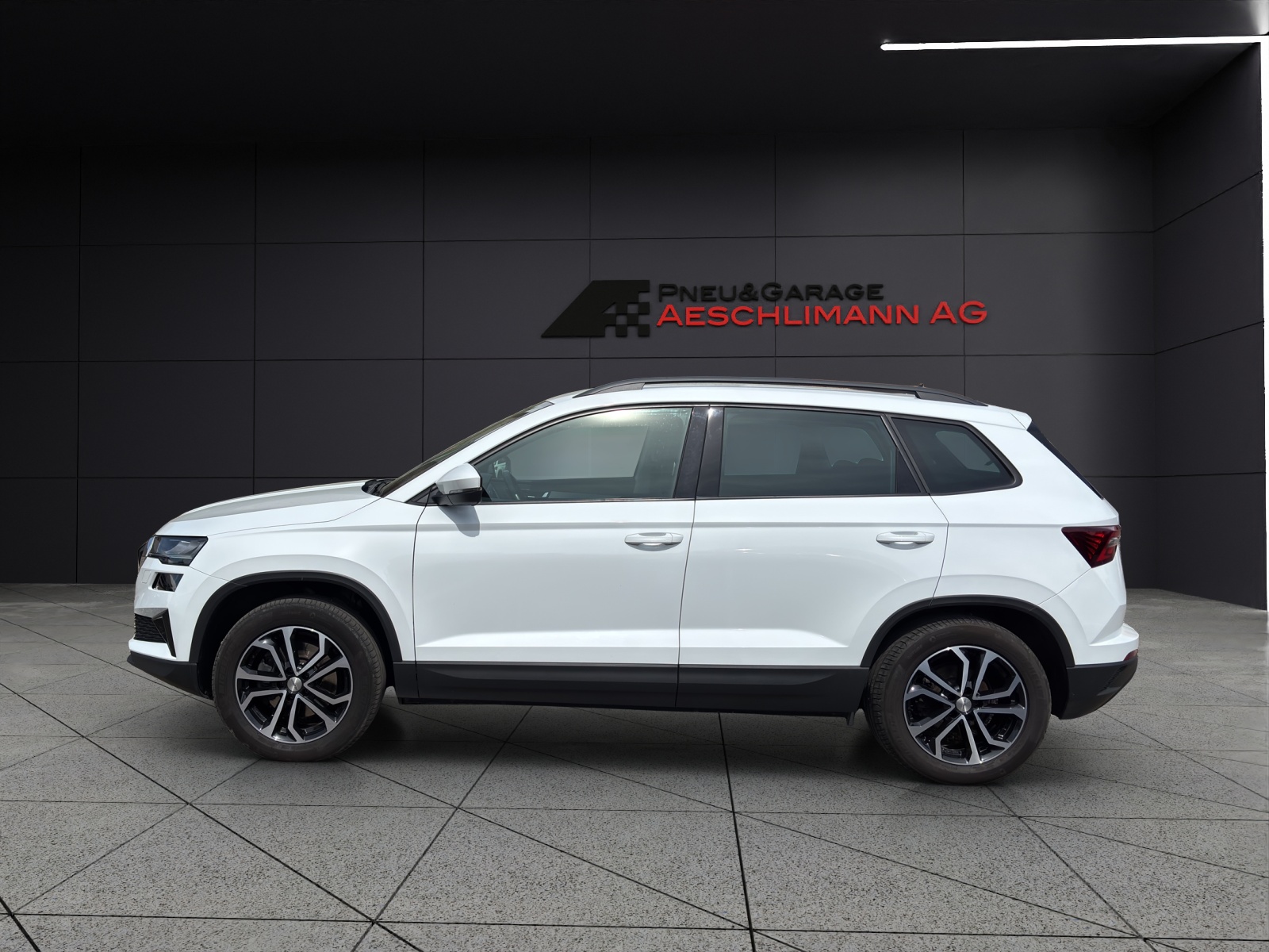 SKODA Karoq 2.0 TDI CR Ambition 4x4 DSG-image-2