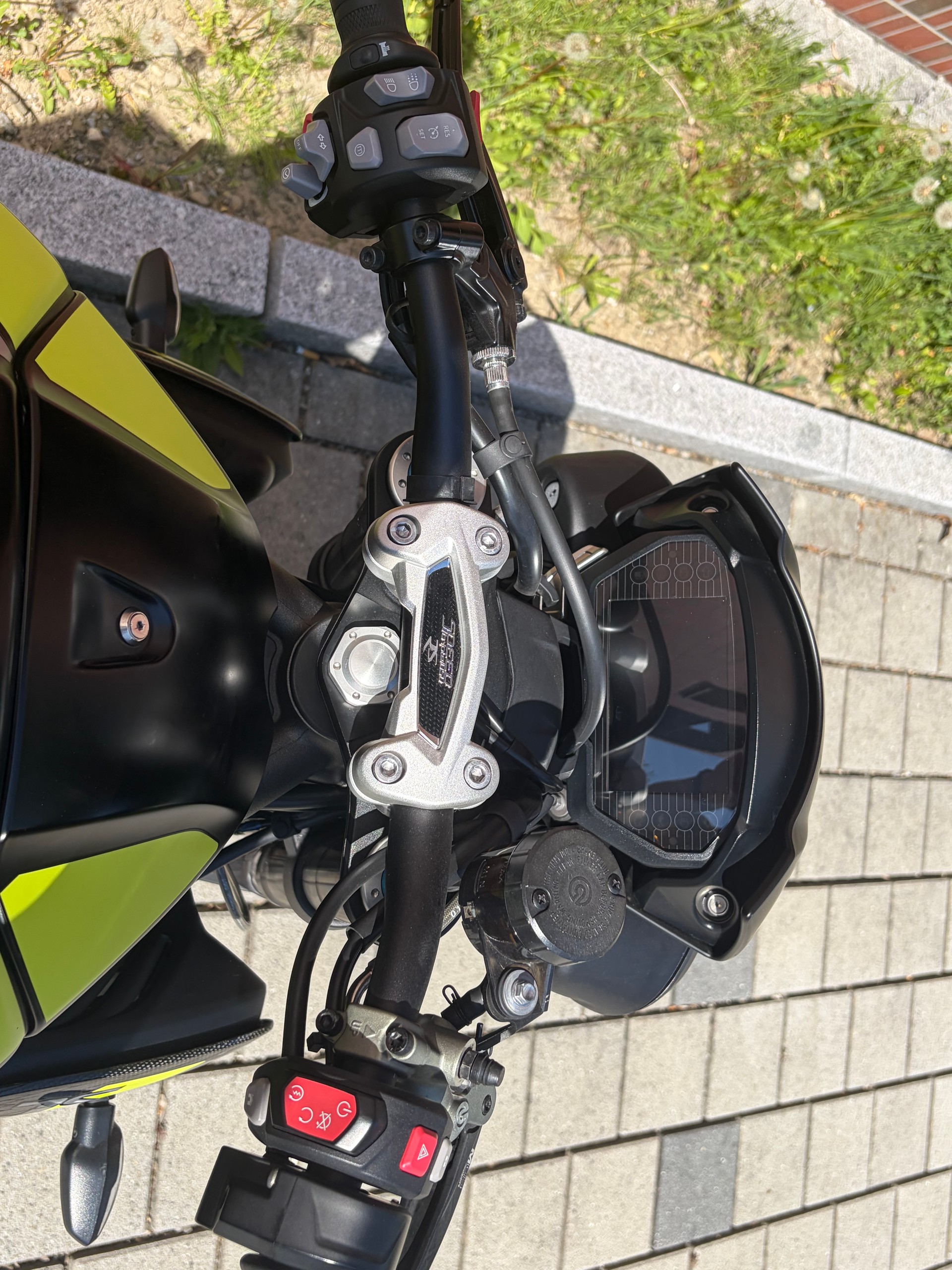 TRIUMPH Speed Triple RS 1050 ABS-image-7