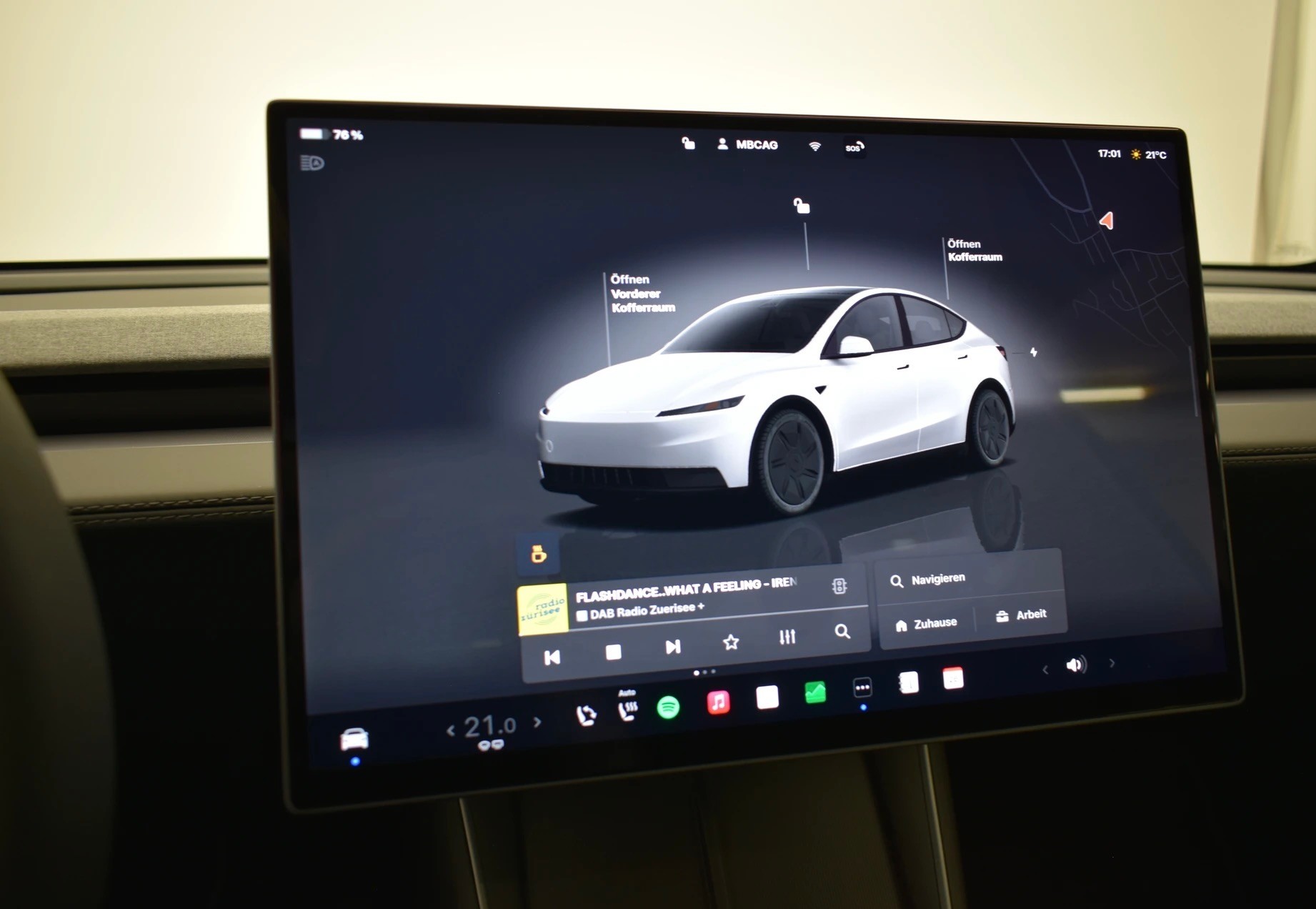 TESLA Model Y 534km WLTP, CH IVI, 2026er Facelift mit schwarzem Dachhimmel und neuem 16 Zoll Monitor-image-20