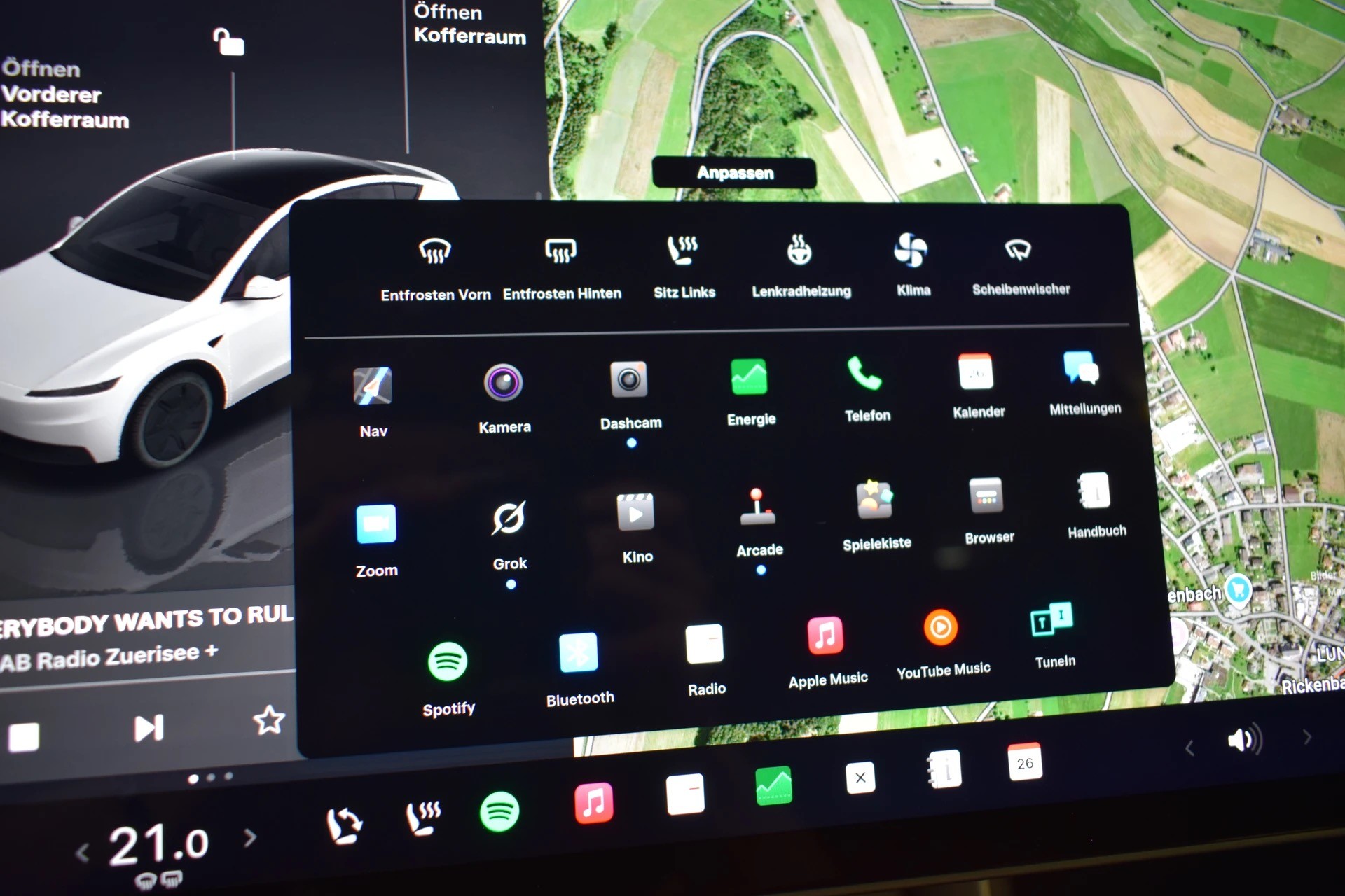 TESLA Model Y 534km WLTP, CH IVI, 2026er Facelift mit schwarzem Dachhimmel und neuem 16 Zoll Monitor-image-17