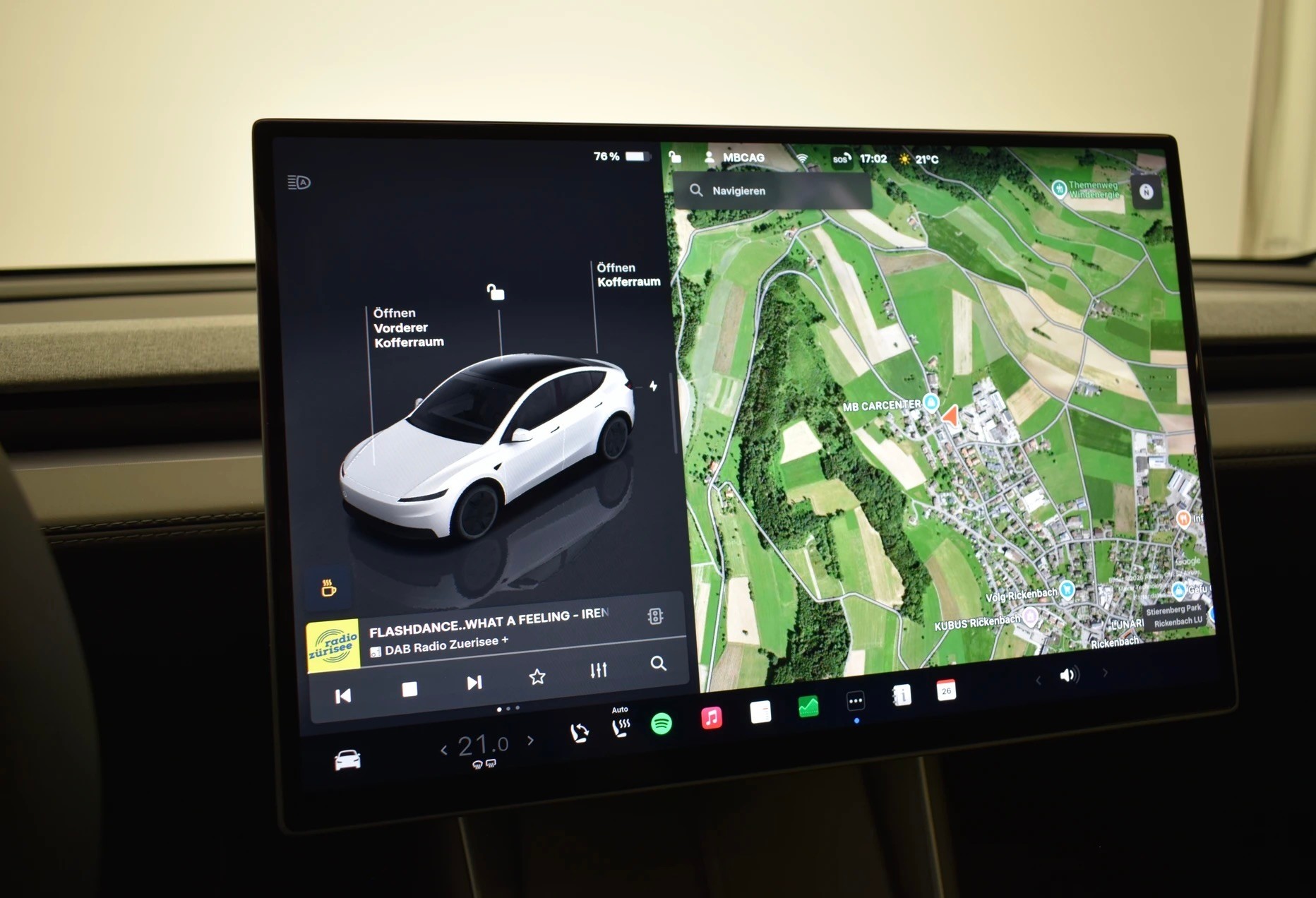 TESLA Model Y 534km WLTP, CH IVI, 2026er Facelift mit schwarzem Dachhimmel und neuem 16 Zoll Monitor-image-19