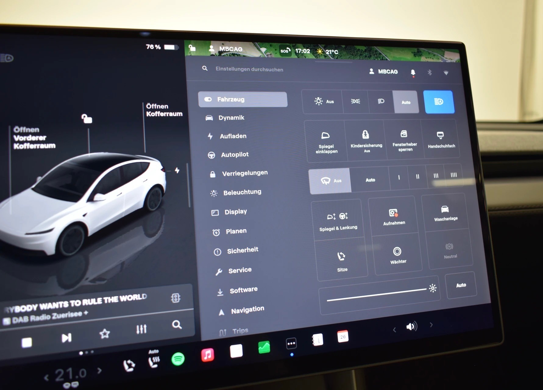 TESLA Model Y 534km WLTP, CH IVI, 2026er Facelift mit schwarzem Dachhimmel und neuem 16 Zoll Monitor-image-21