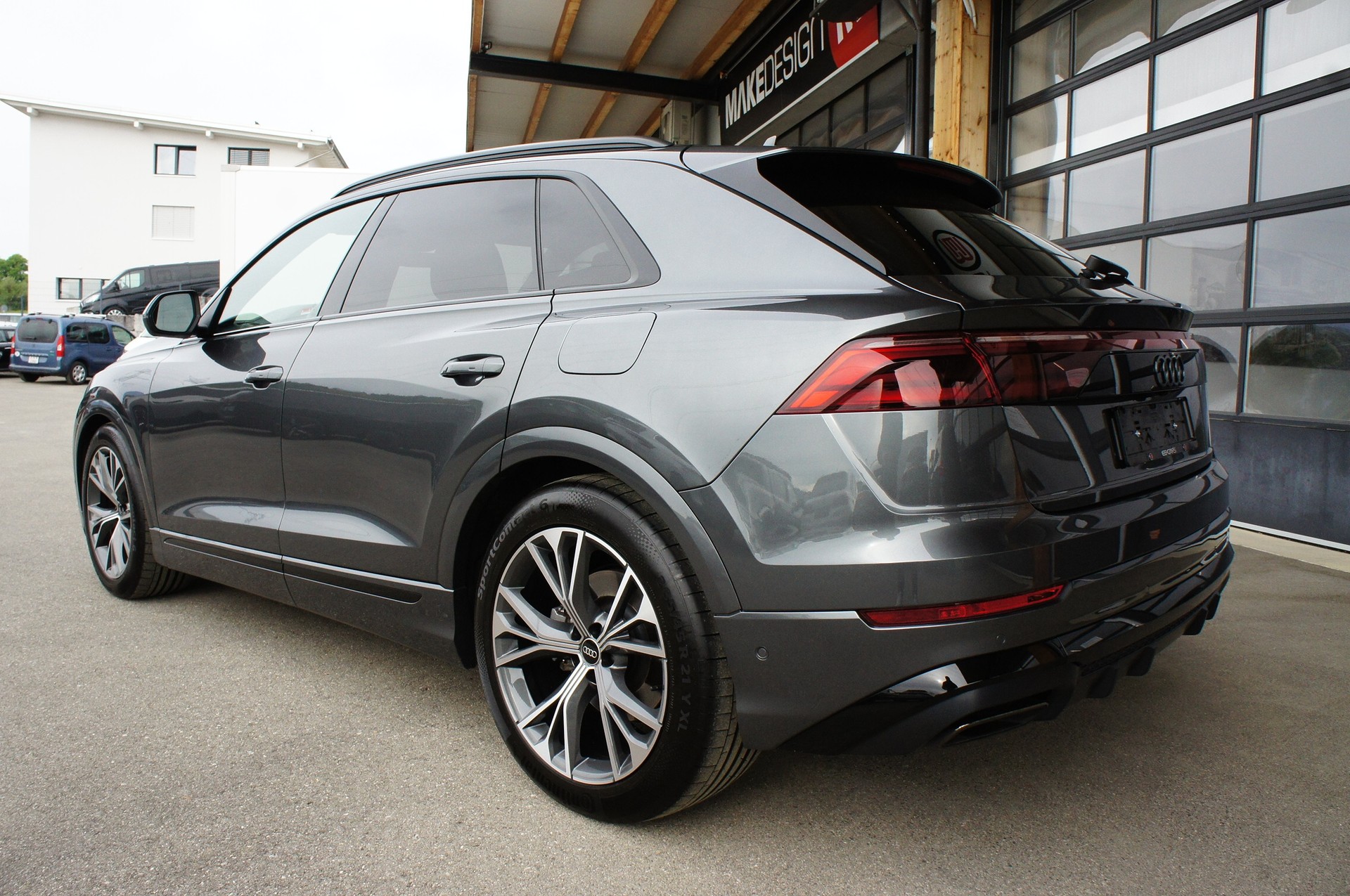 AUDI Q8 55 TFSI e quattro PHEV tiptronic-showroom-element-2