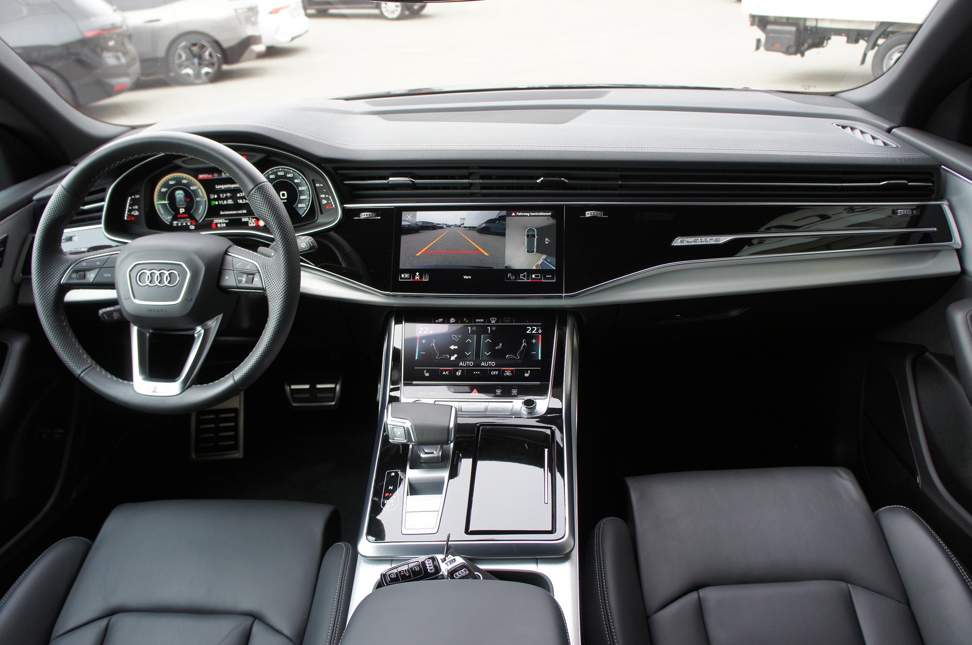 AUDI Q8 55 TFSI e quattro PHEV tiptronic-image-10