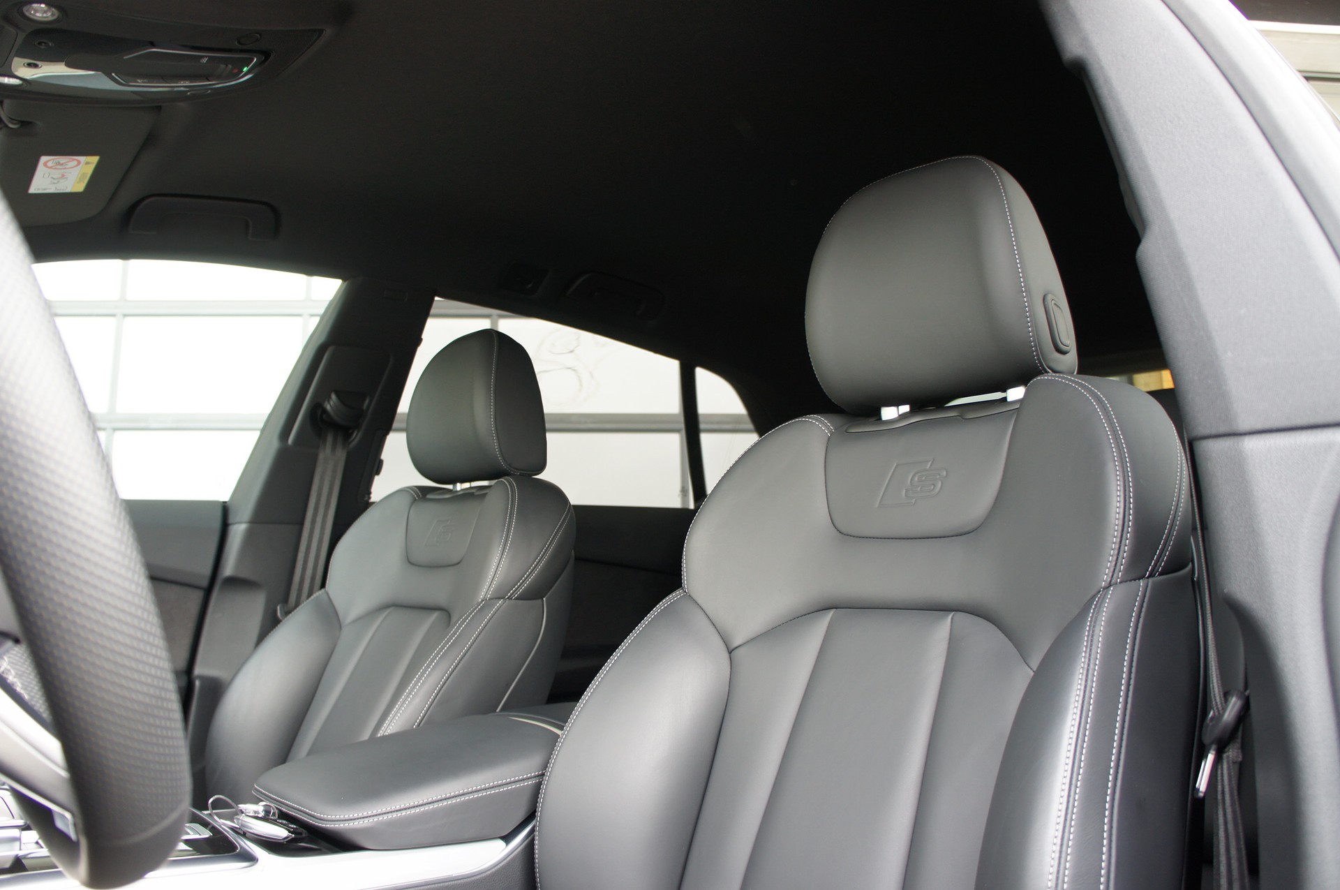 AUDI Q8 55 TFSI e quattro PHEV tiptronic-image-17