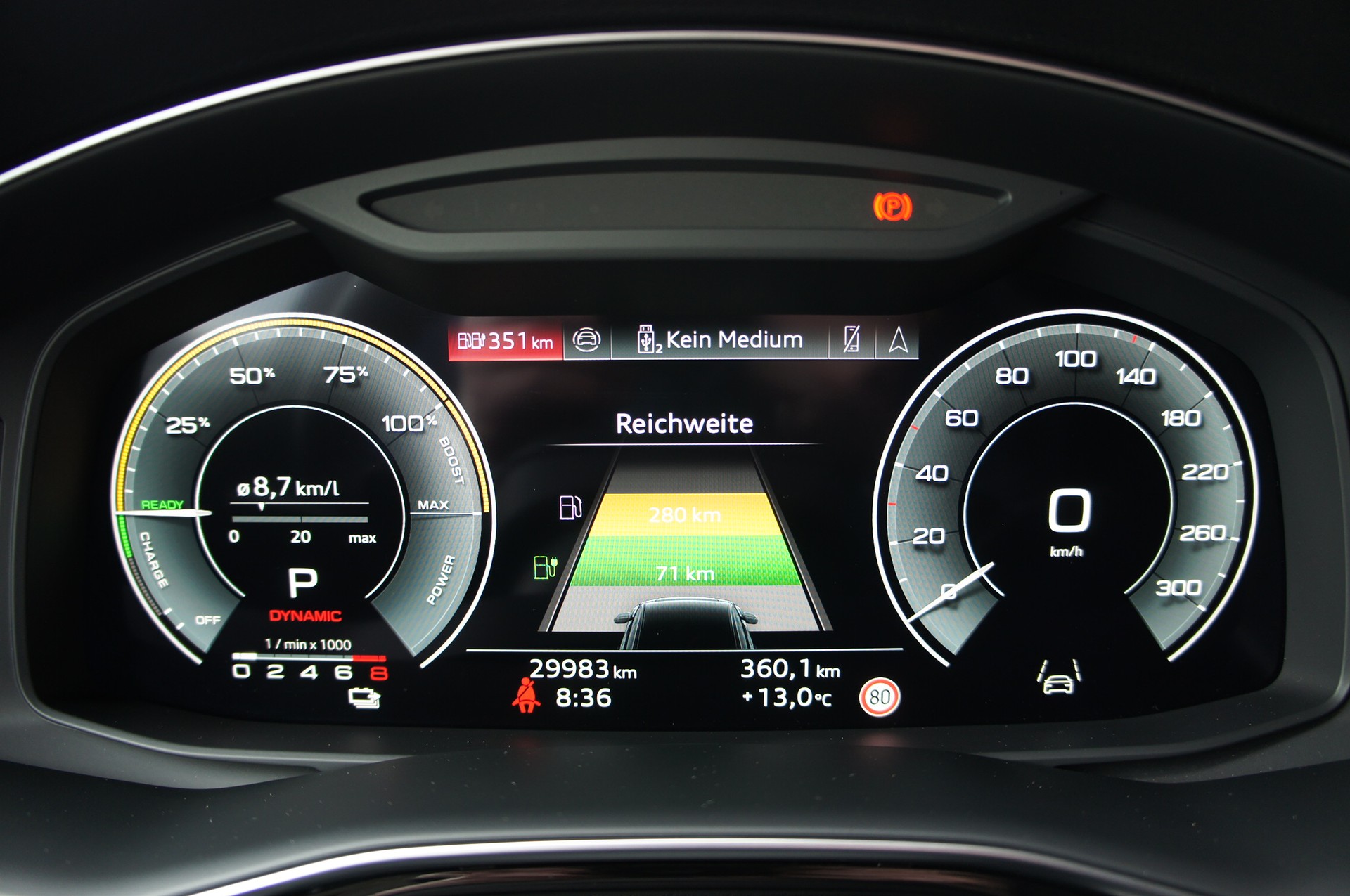 AUDI Q8 55 TFSI e quattro PHEV tiptronic-image-27