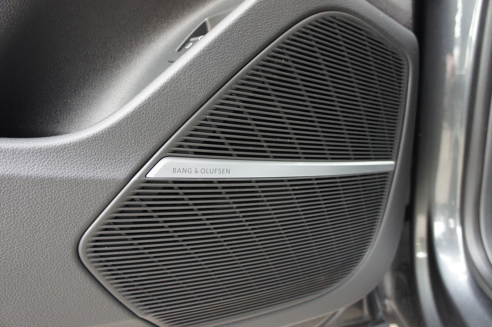 AUDI Q8 55 TFSI e quattro PHEV tiptronic-image-14