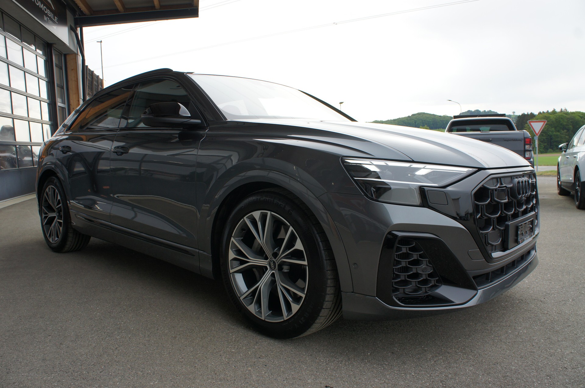 AUDI Q8 55 TFSI e quattro PHEV tiptronic-image-6