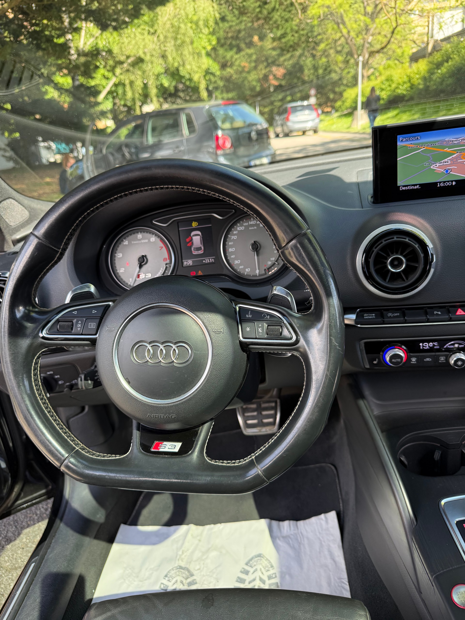 AUDI S3 Sportback 2.0 TFSI quattro S-tronic-showroom-element-3