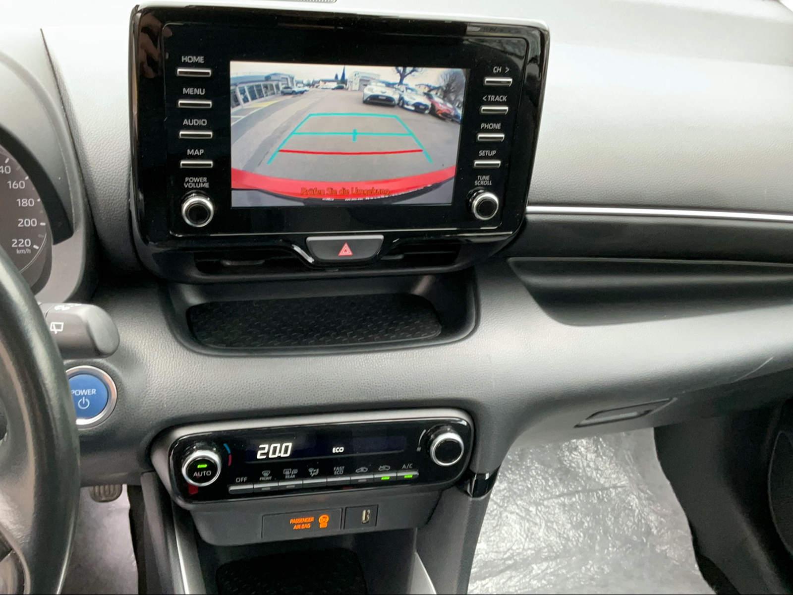 TOYOTA Yaris 1.5 VVT-i HSD Active-image-1