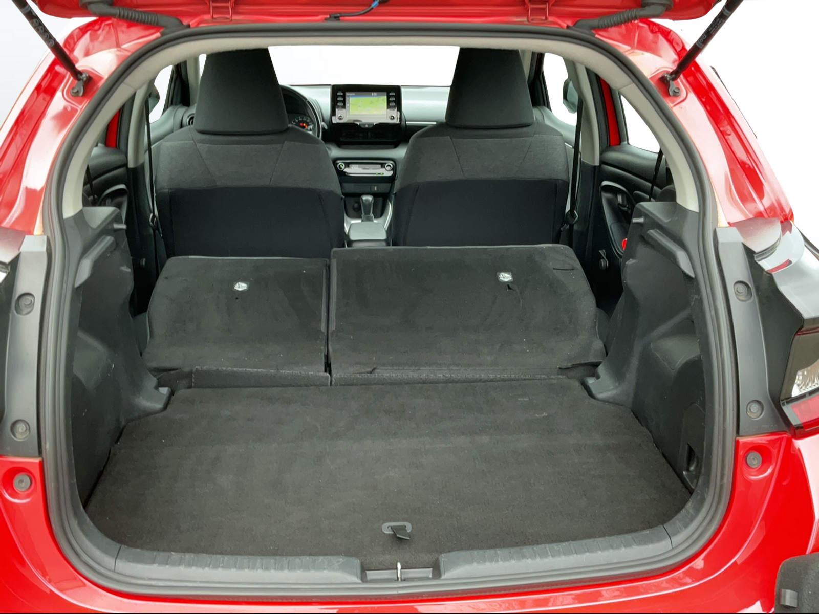 TOYOTA Yaris 1.5 VVT-i HSD Active-image-12