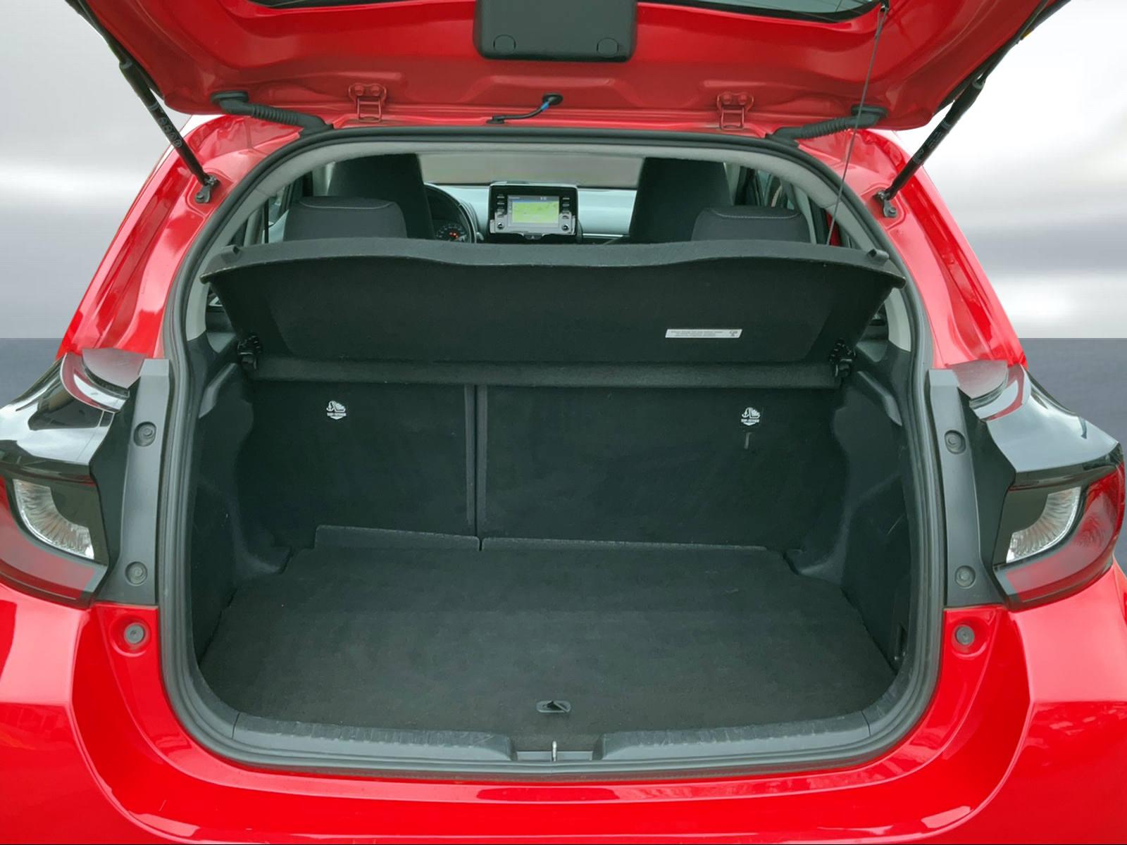 TOYOTA Yaris 1.5 VVT-i HSD Active-image-11