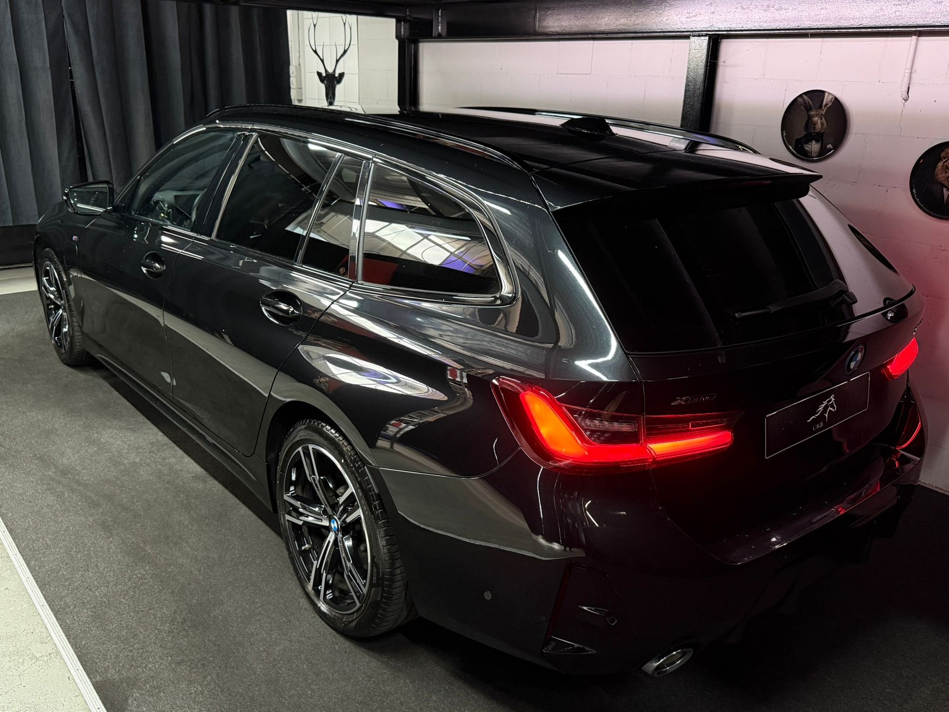 BMW 330e x DriveTouring Steptronic M Sport. / Werksgarantie 36 monate / Gratis Service bis 100'000 km-showroom-element-3
