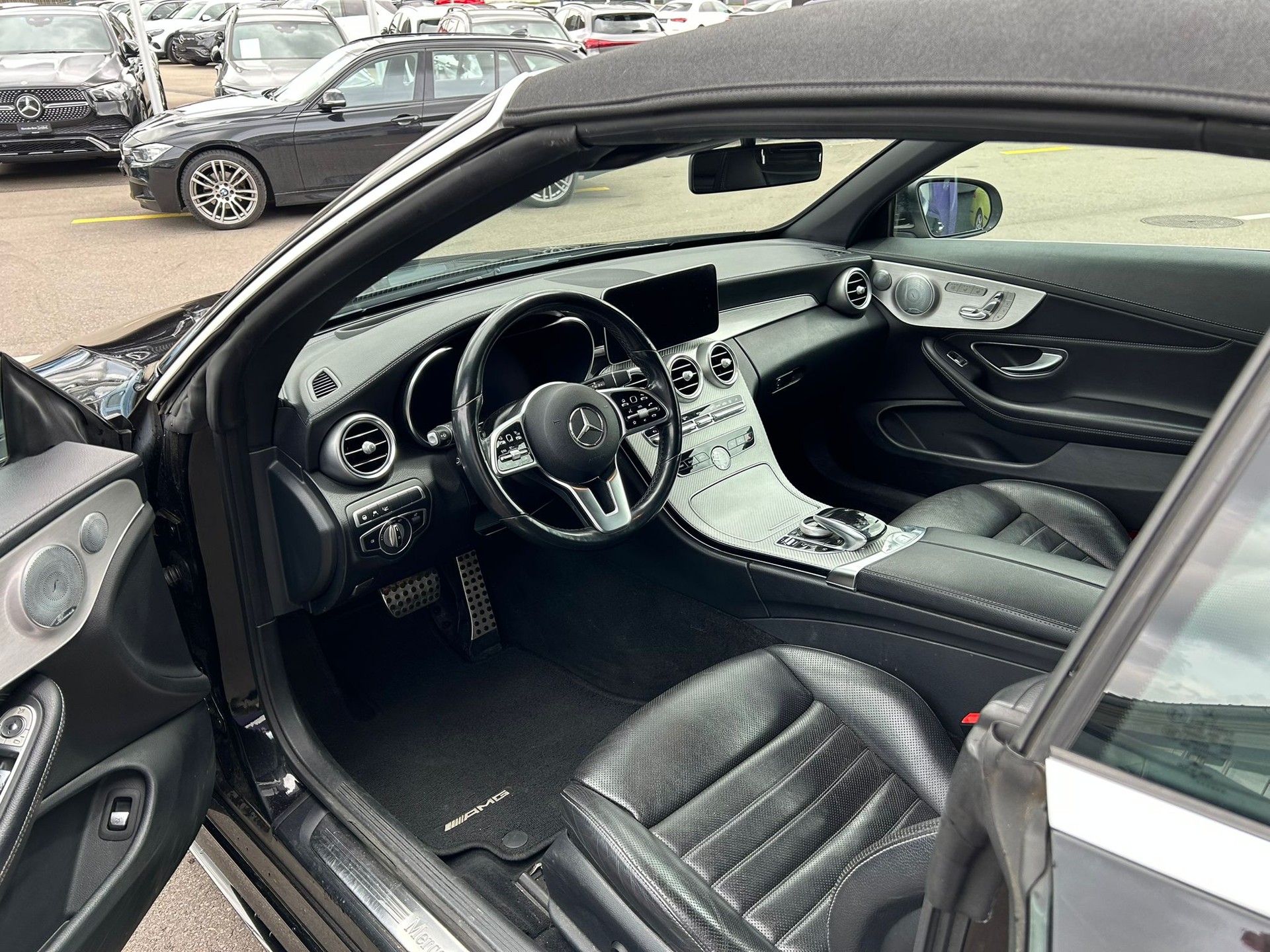 MERCEDES-BENZ C 200 AMG Line Cabriolet 4Matic 9G-Tronic-image-10