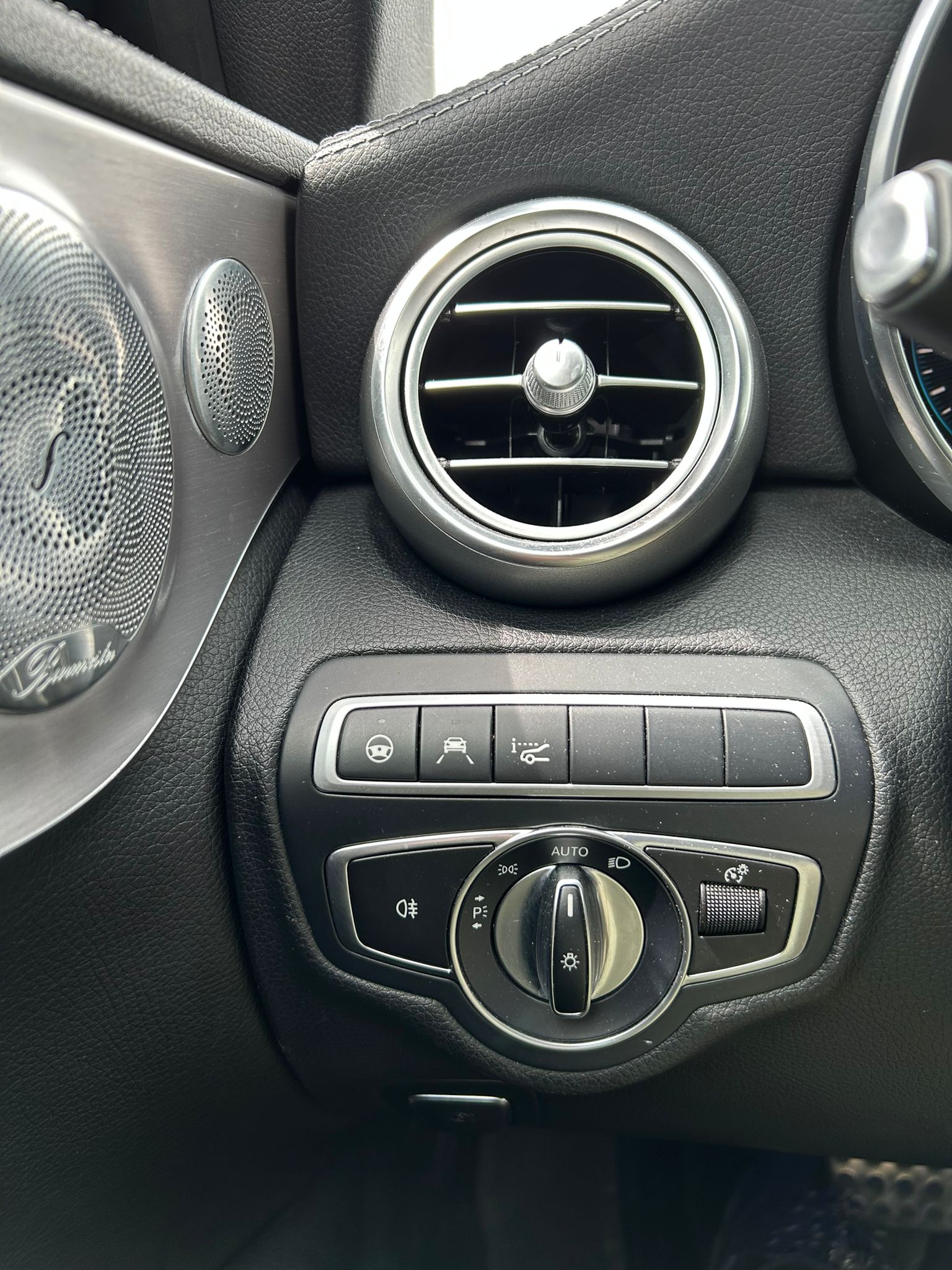 MERCEDES-BENZ C 200 AMG Line Cabriolet 4Matic 9G-Tronic-image-11