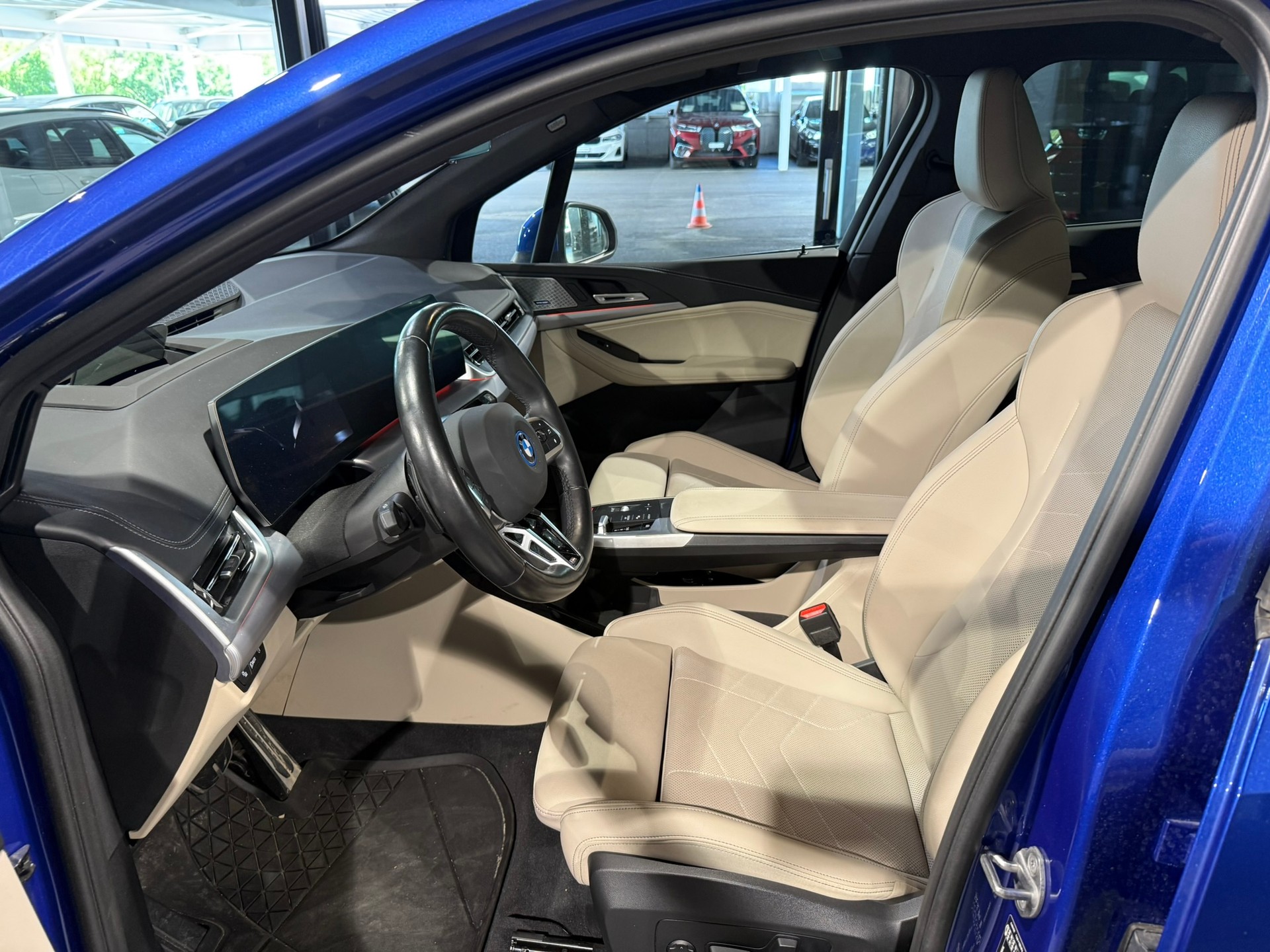 BMW 230e xDrive Active Tourer M Sport-image-13