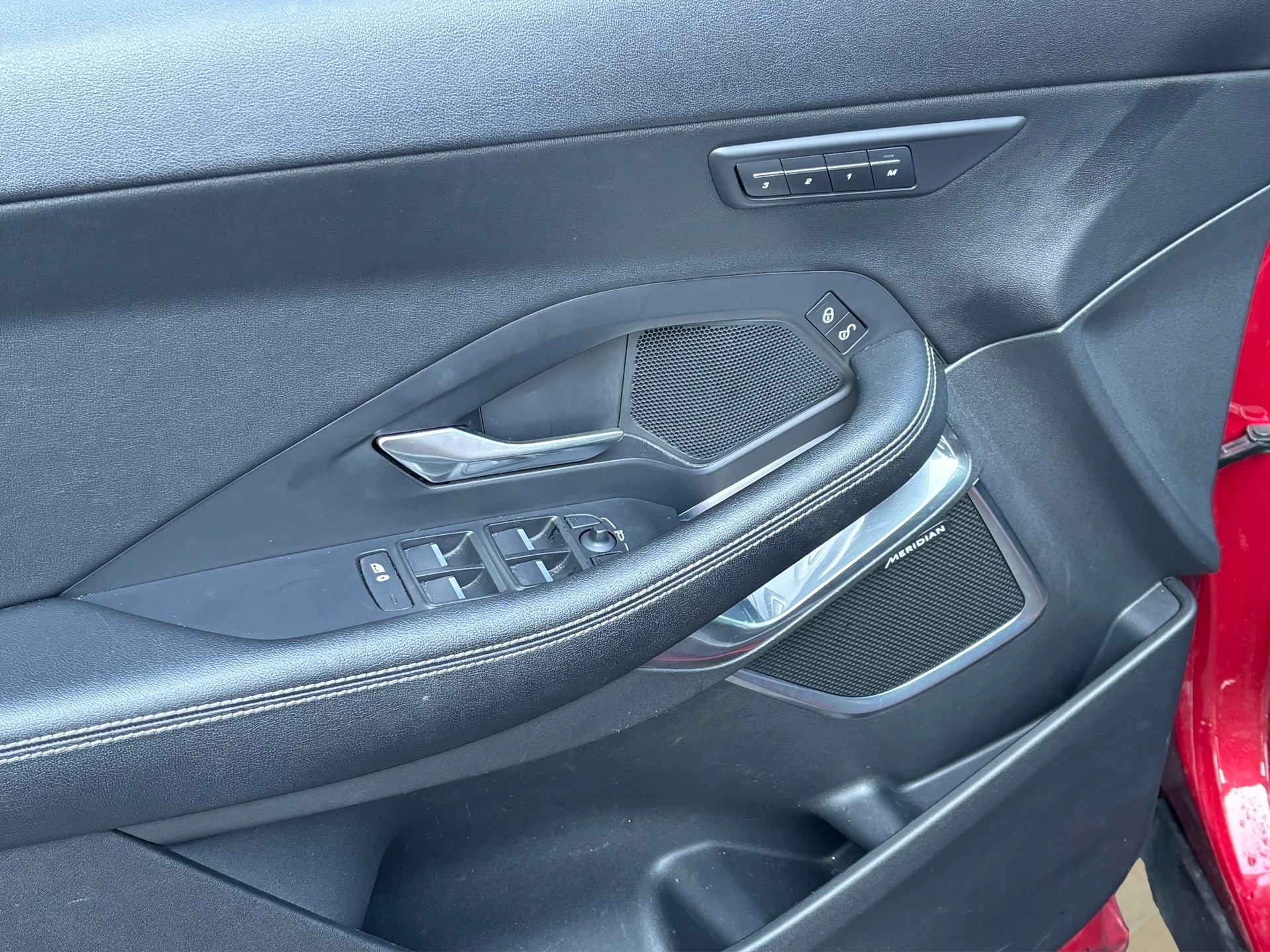 JAGUAR E-Pace 2.0 P250 R-Dynamic S AWD Automatik-image-12