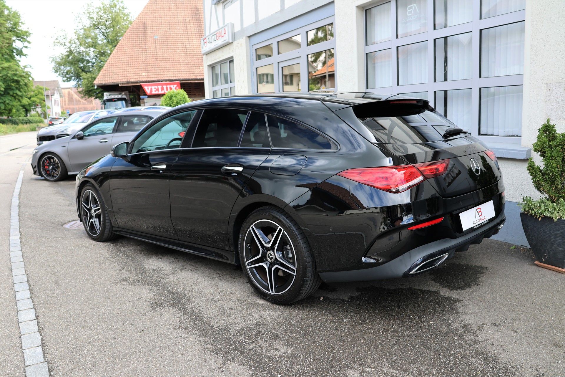 MERCEDES-BENZ CLA Shooting Brake 220 d 4Matic AMG Line (CH)-image-6