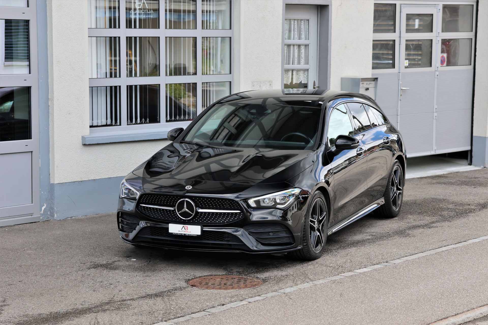 MERCEDES-BENZ CLA Shooting Brake 220 d 4Matic AMG Line (CH)