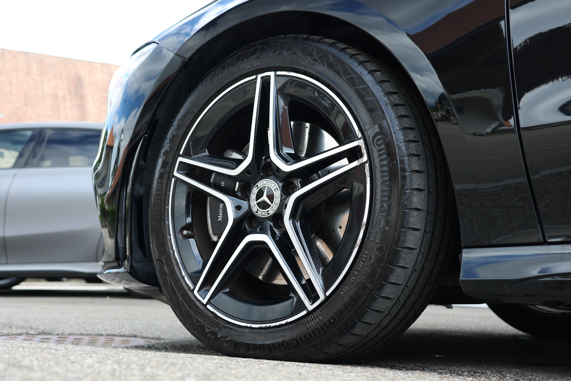 MERCEDES-BENZ CLA Shooting Brake 220 d 4Matic AMG Line (CH)-image-7