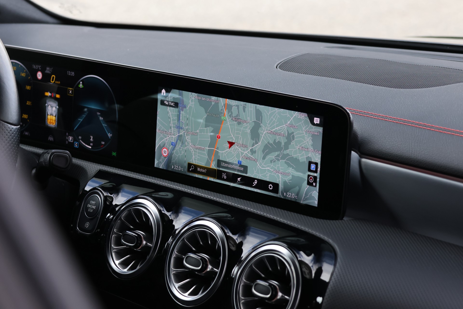 MERCEDES-BENZ CLA Shooting Brake 220 d 4Matic AMG Line (CH)-image-17