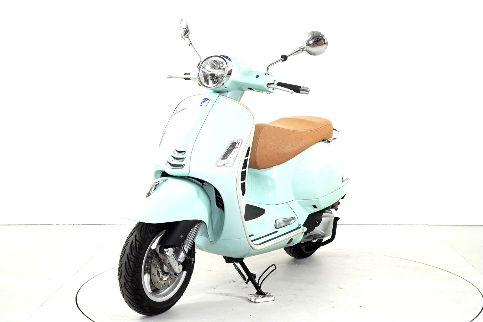 PIAGGIO Vespa GTS 300 HPE-image-2