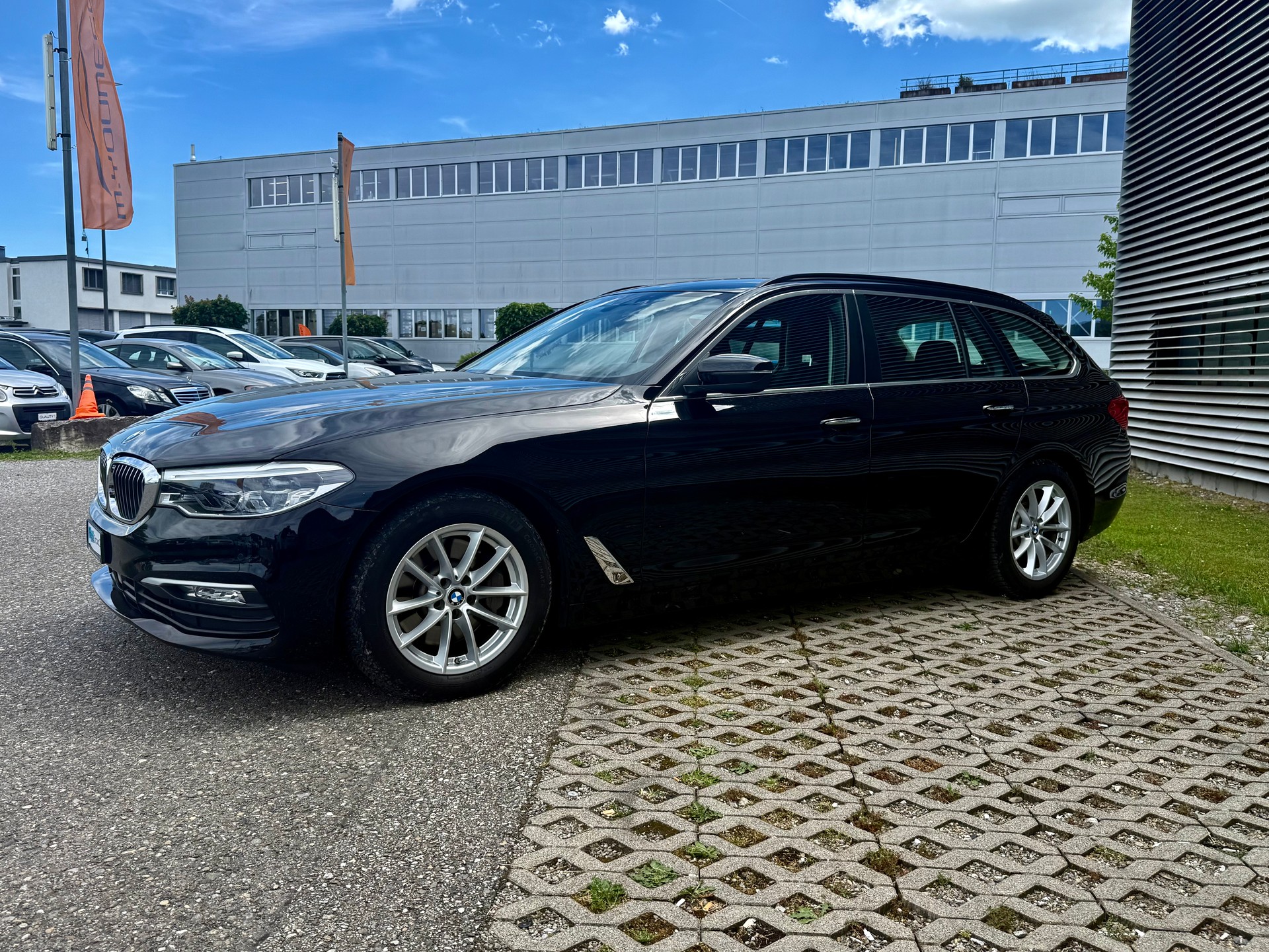 BMW 530d xDrive Touring Steptronic-image-10