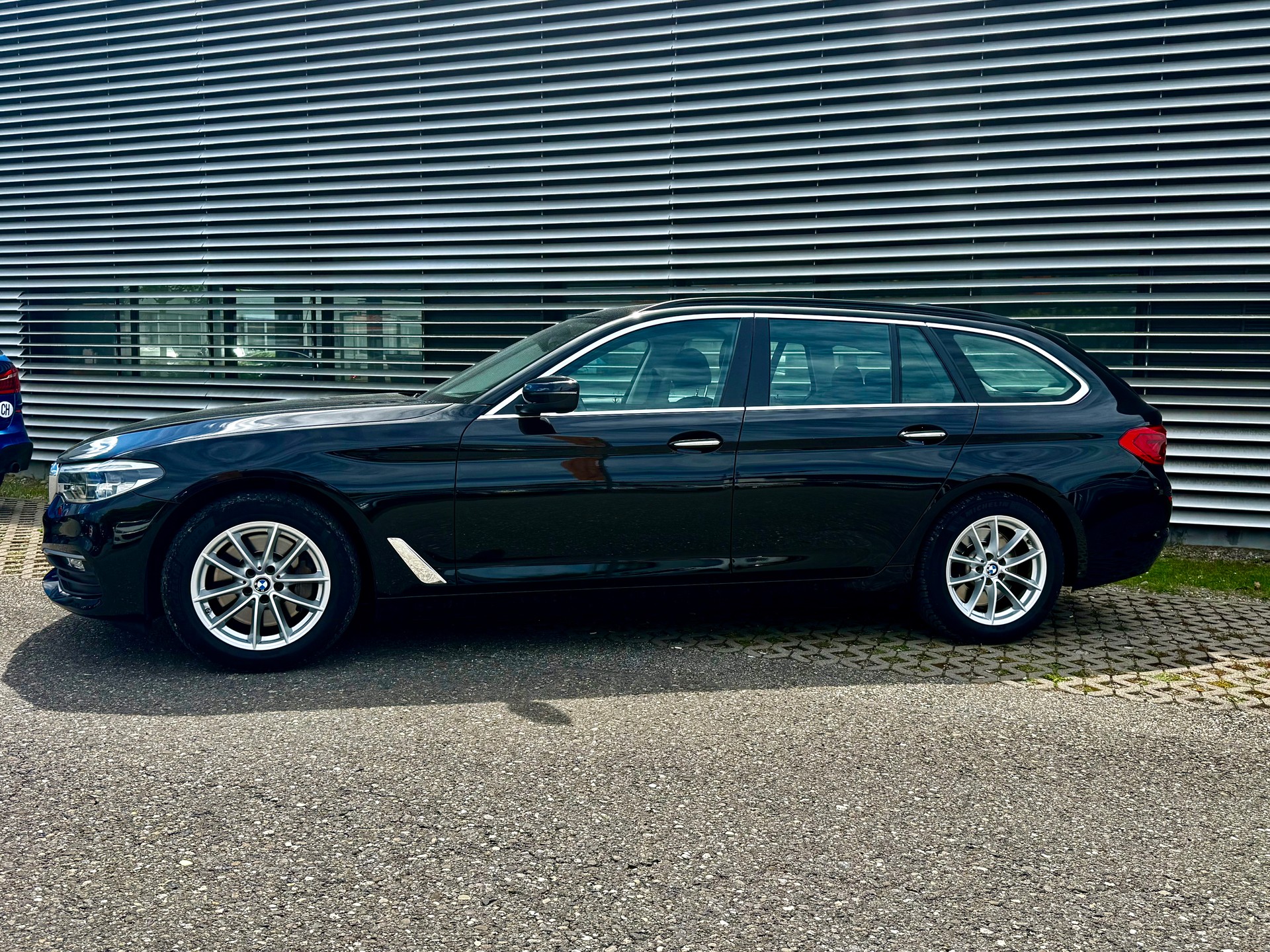 BMW 530d xDrive Touring Steptronic-image-3