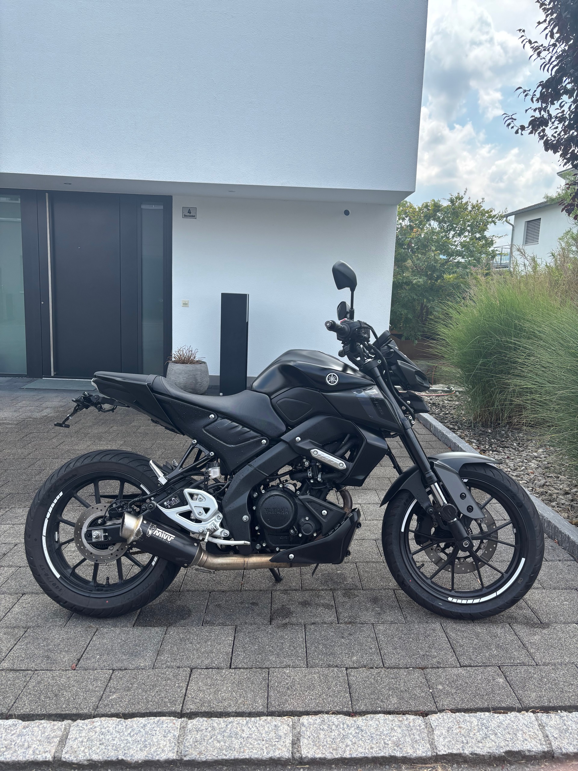 YAMAHA MT-125 ABS-image-1