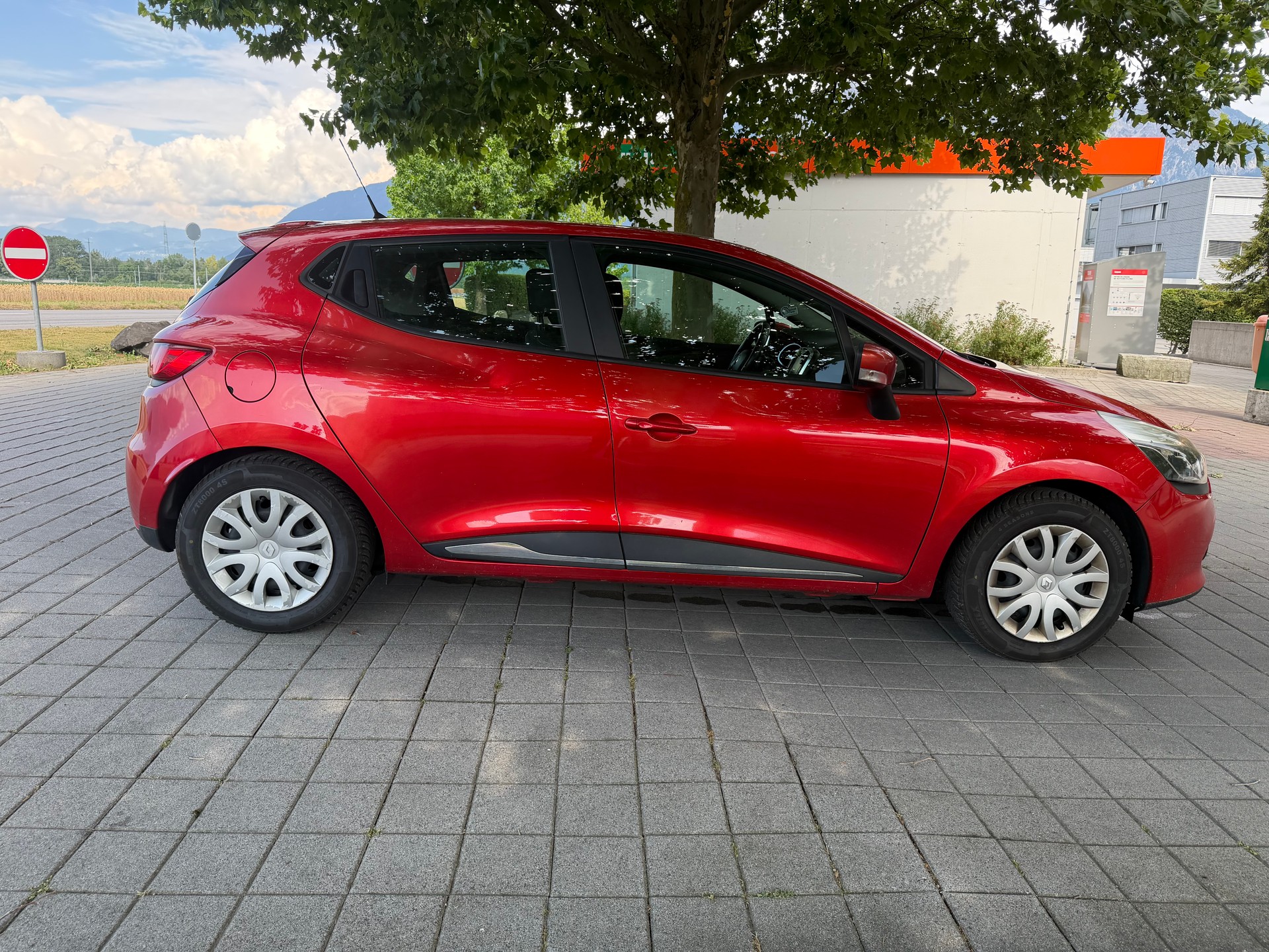 RENAULT Clio 0.9 12V Swiss Edition-image-6