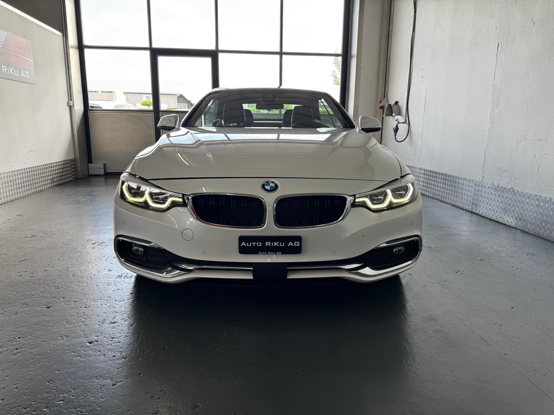 BMW 420d Cabriolet Luxury Line Steptronic-image-4