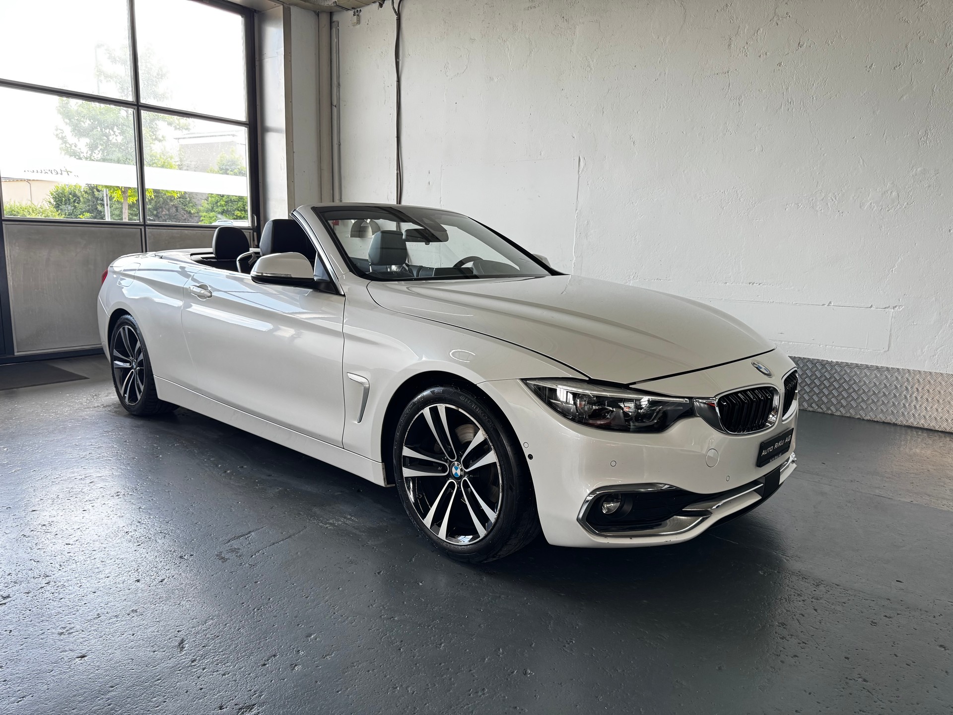 BMW 420d Cabriolet Luxury Line Steptronic-showroom-element-3