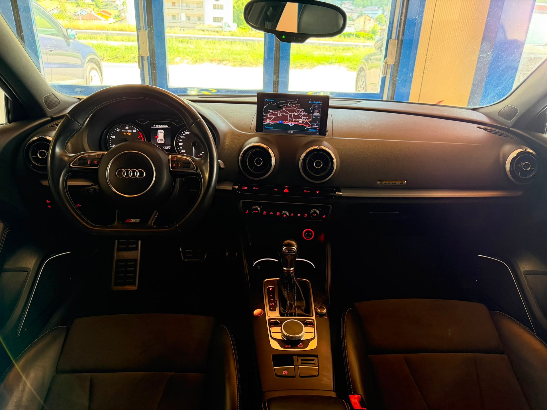 AUDI S3 Sportback 2.0 TFSI quattro S-tronic-image-17