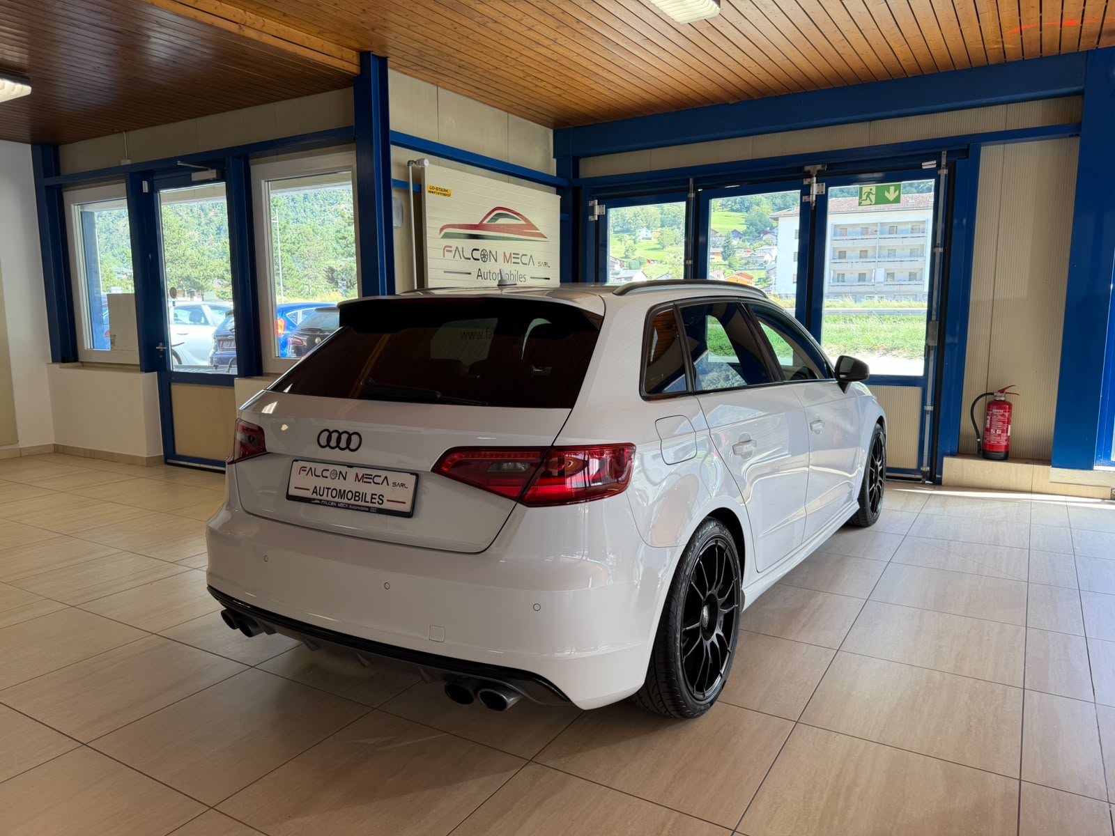 AUDI S3 Sportback 2.0 TFSI quattro S-tronic-image-13