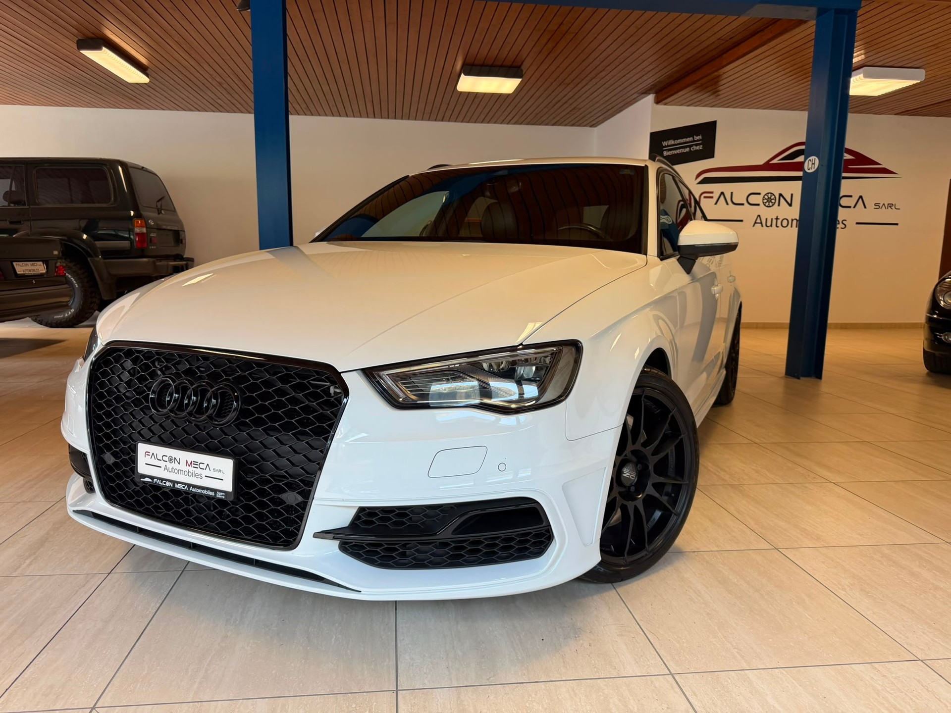 AUDI S3 Sportback 2.0 TFSI quattro S-tronic-showroom-element-3