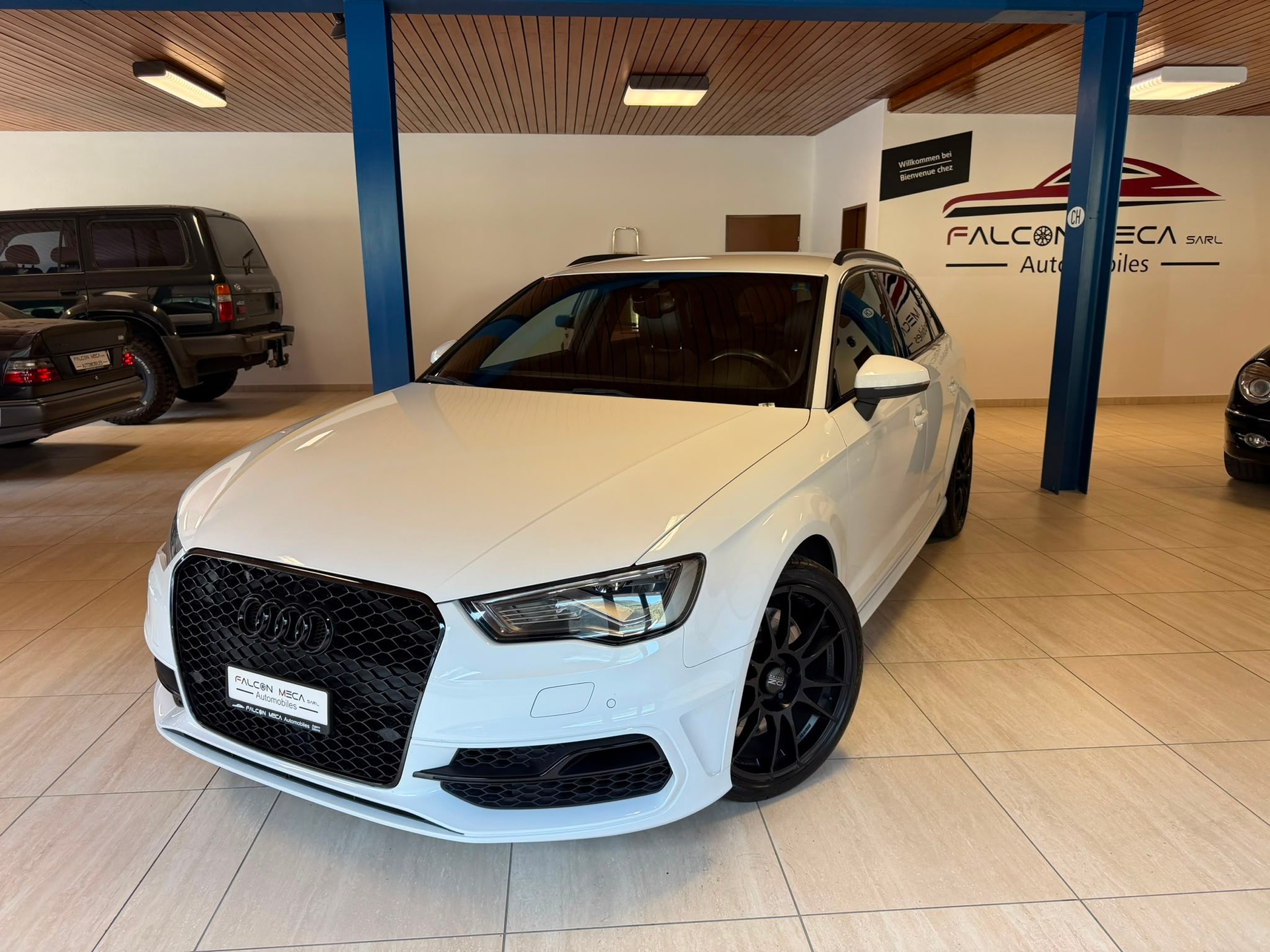 AUDI S3 Sportback 2.0 TFSI quattro S-tronic-showroom-element-2
