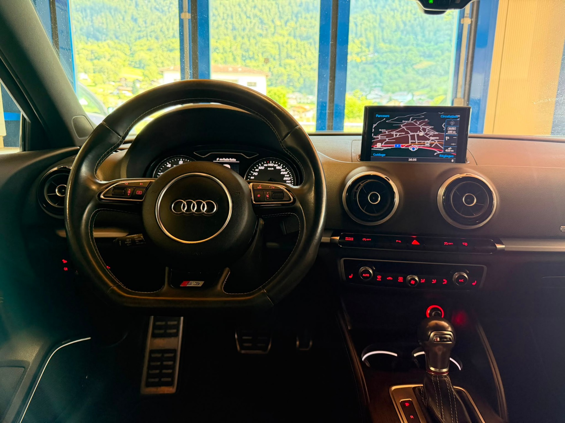 AUDI S3 Sportback 2.0 TFSI quattro S-tronic-image-18