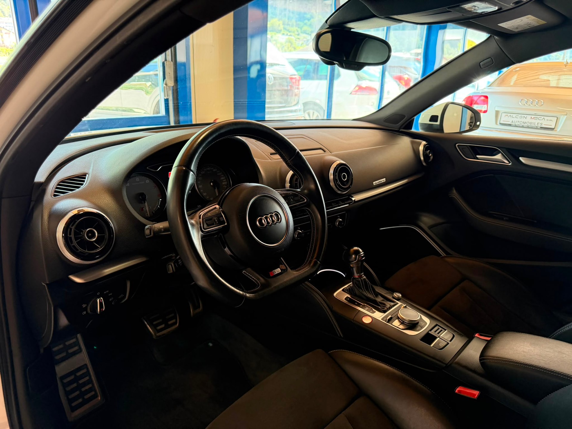 AUDI S3 Sportback 2.0 TFSI quattro S-tronic-image-15