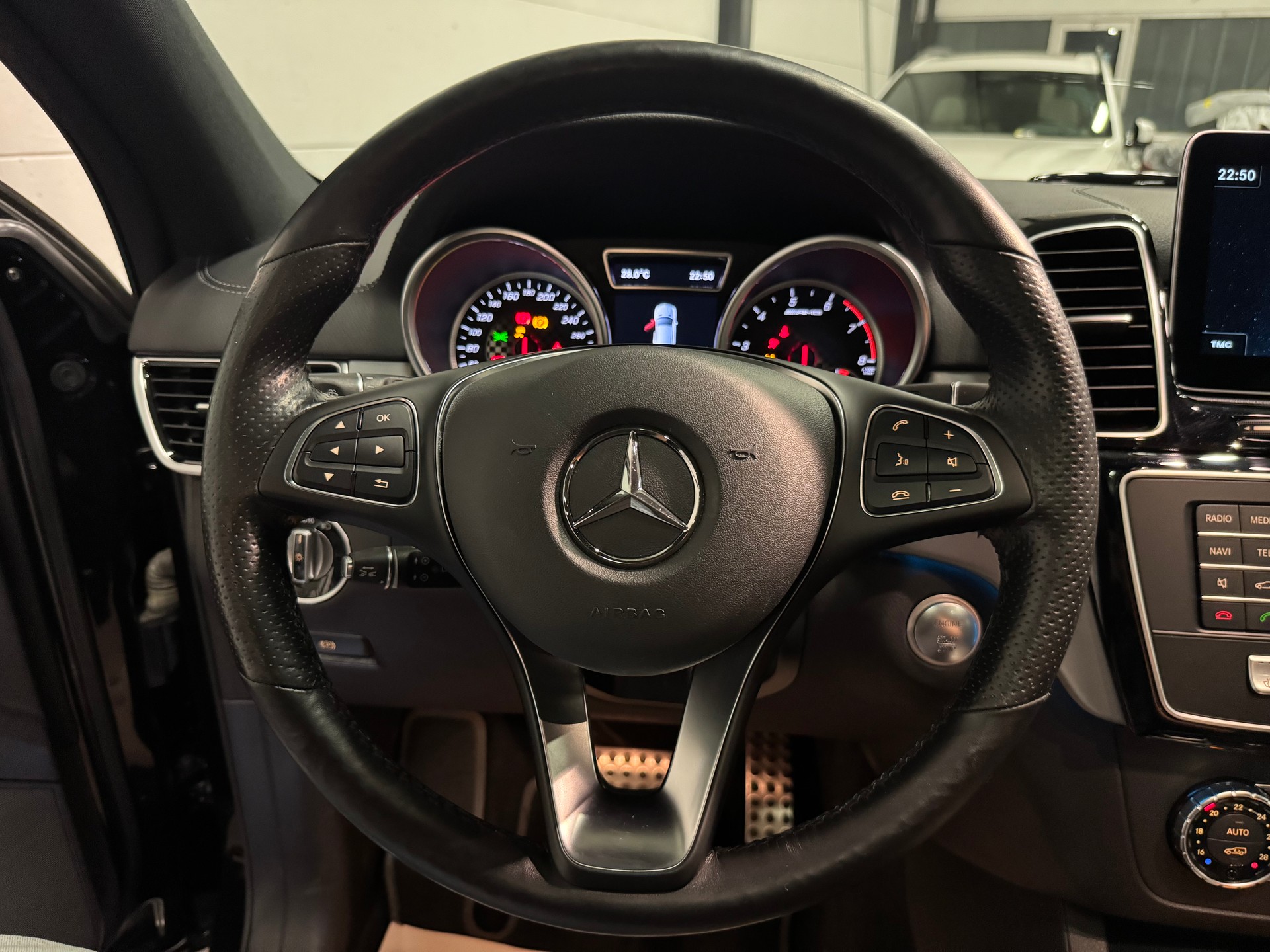 MERCEDES-BENZ GLE Coupé 43 AMG 4Matic 9G-Tronic-image-23