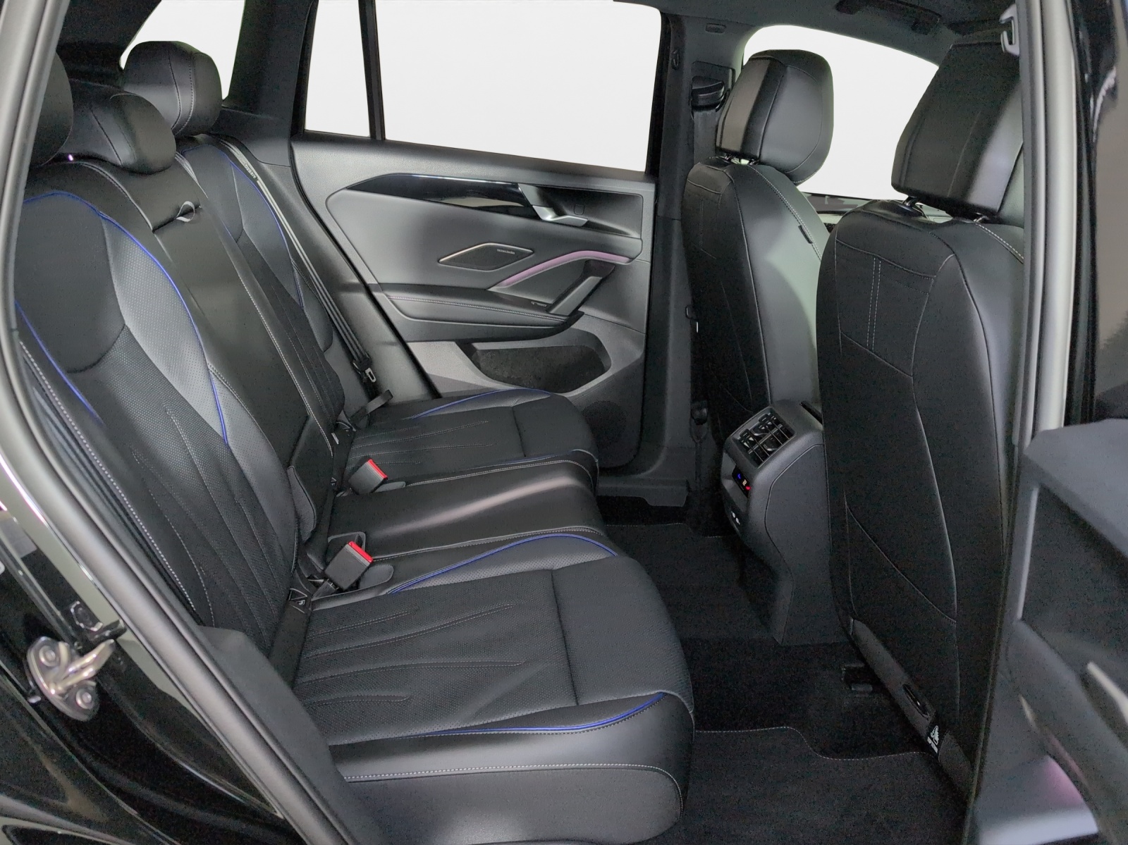VW Tiguan 2.0 TSI United DSG 4Motion-image-9