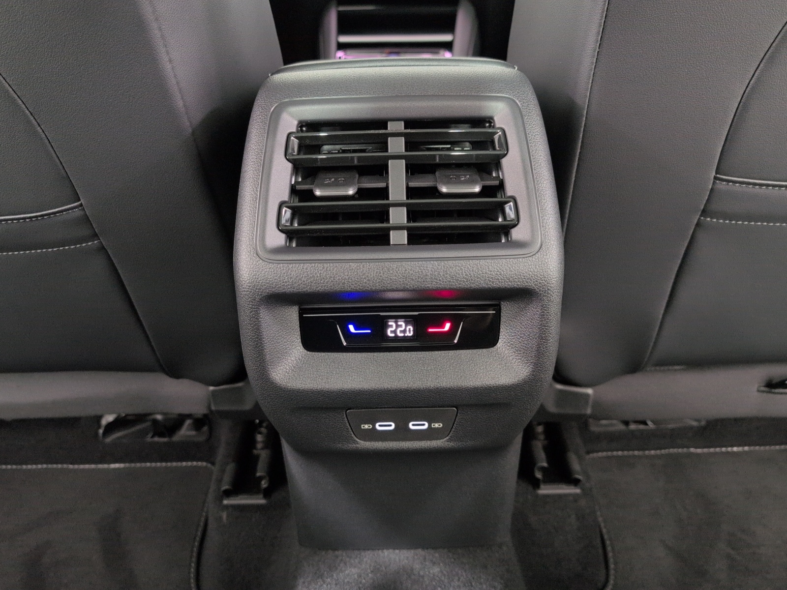 VW Tiguan 2.0 TSI United DSG 4Motion-image-6