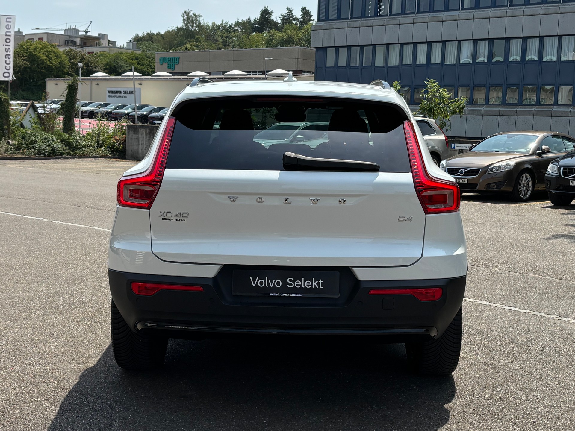 VOLVO XC40 2.0 B4 MH Plus Dark-image-8