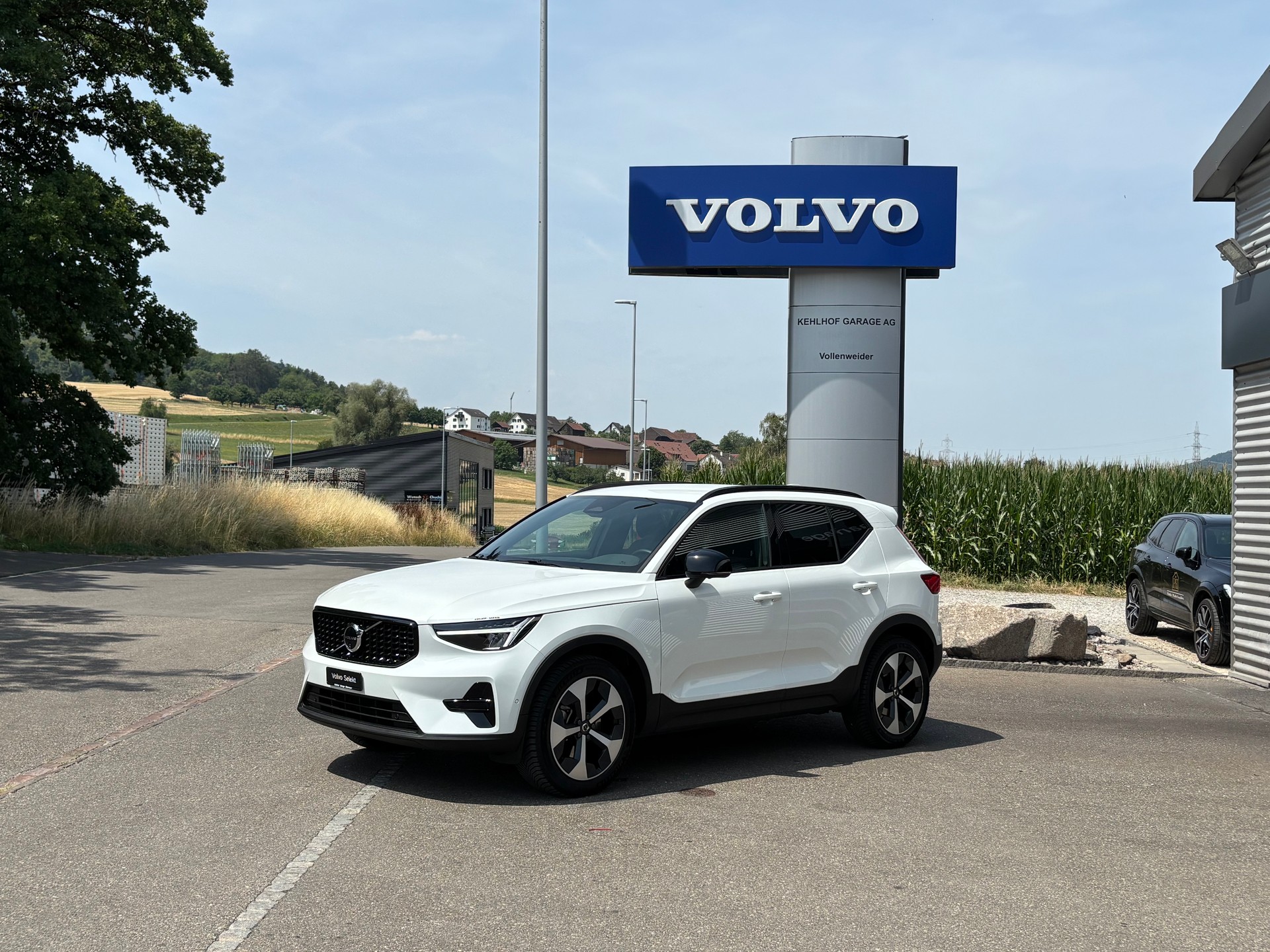 VOLVO XC40 2.0 B4 MH Plus Dark