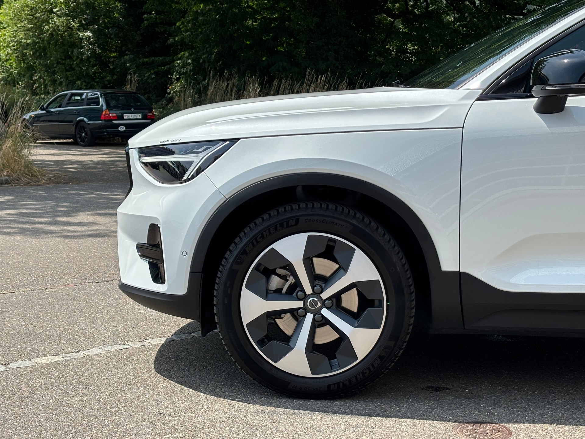 VOLVO XC40 2.0 B4 MH Plus Dark-showroom-element-1